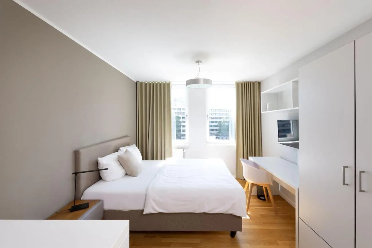 Photo of the whole room, Bed in Brera Nürnberg