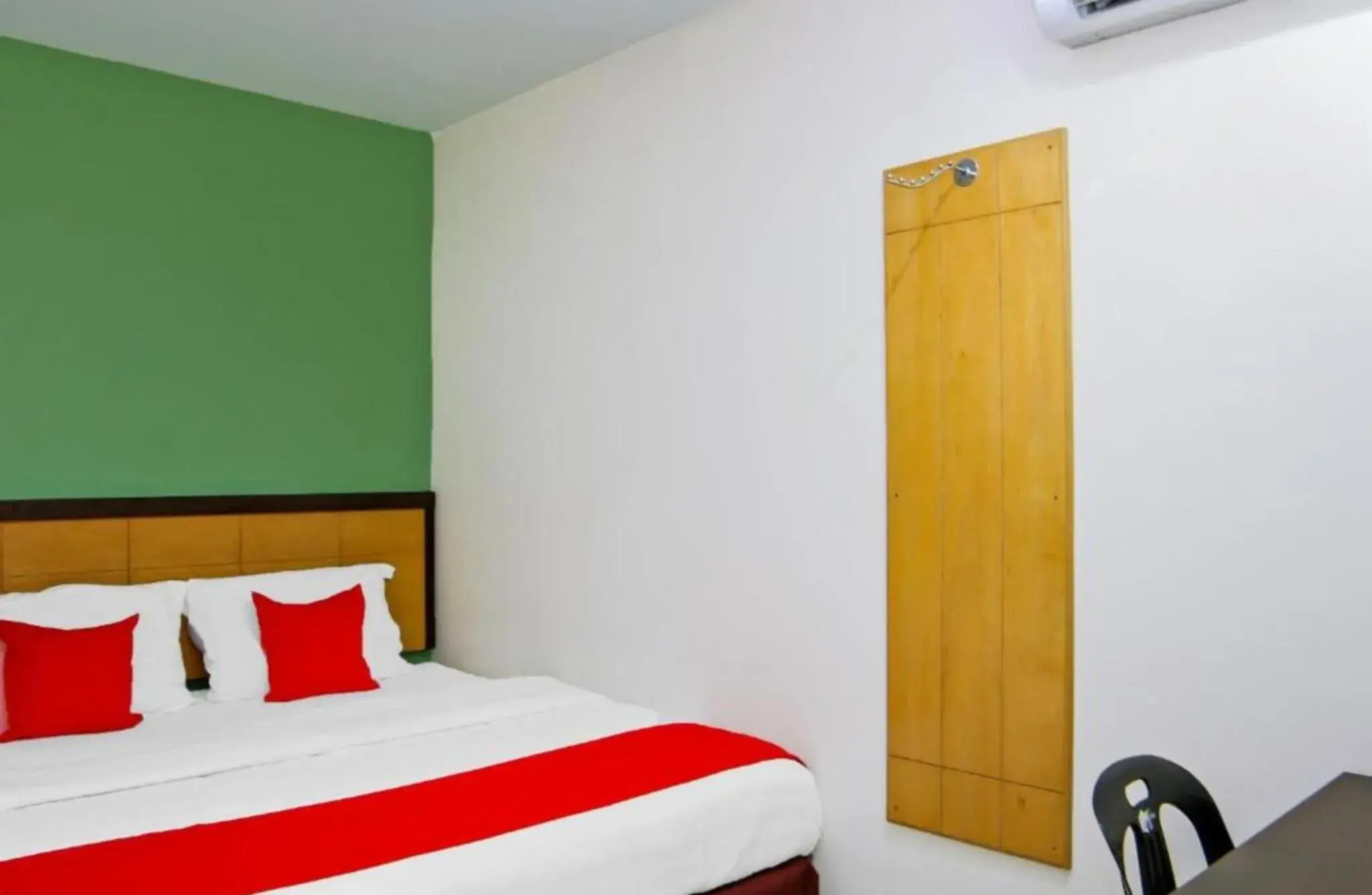 Standard King Room in Holiday Mansion Inn Sibu Standard King Room in Holiday Mansion Inn Sibu