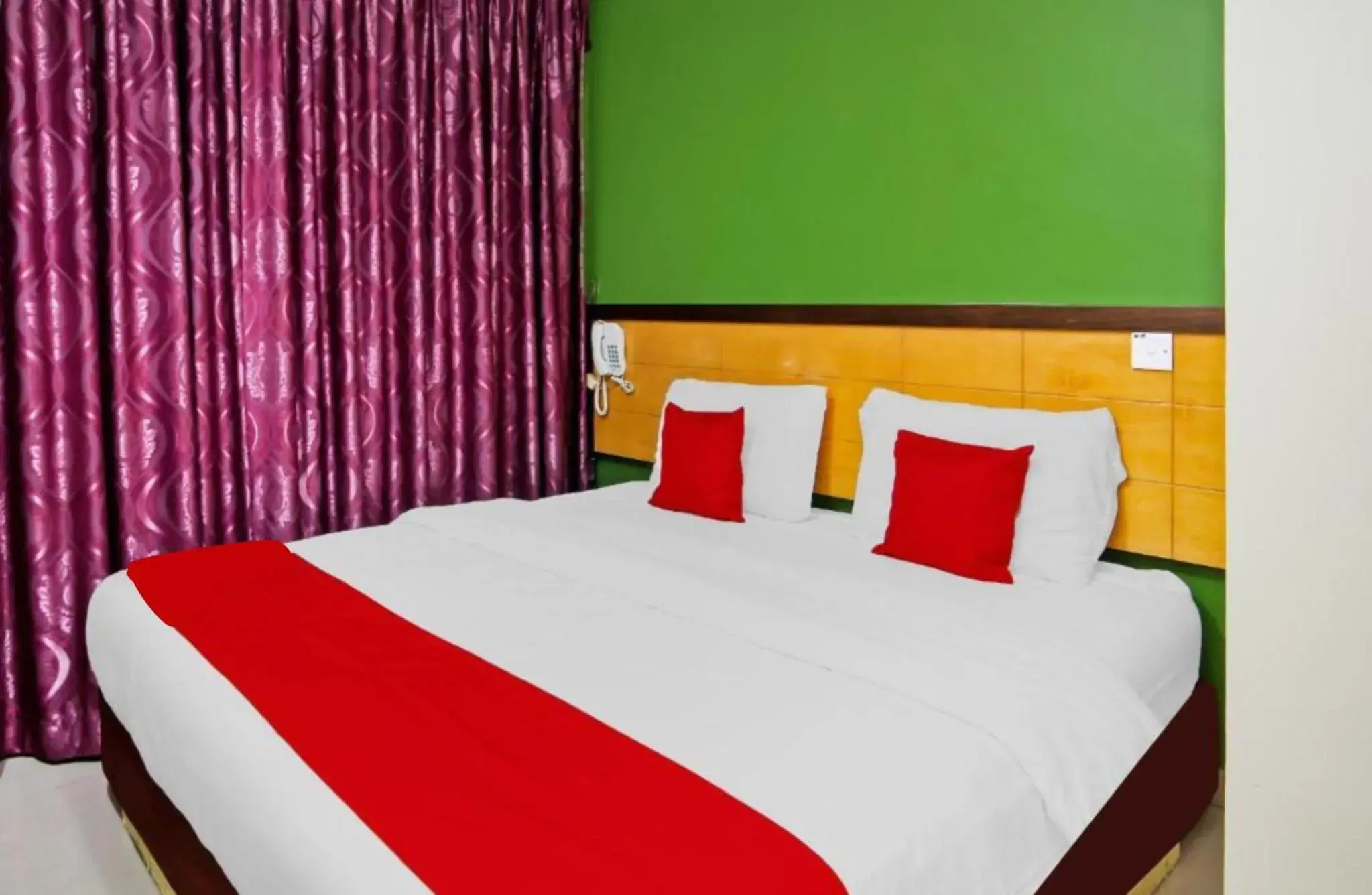 Deluxe King Room in Holiday Mansion Inn Sibu Deluxe King Room in Holiday Mansion Inn Sibu