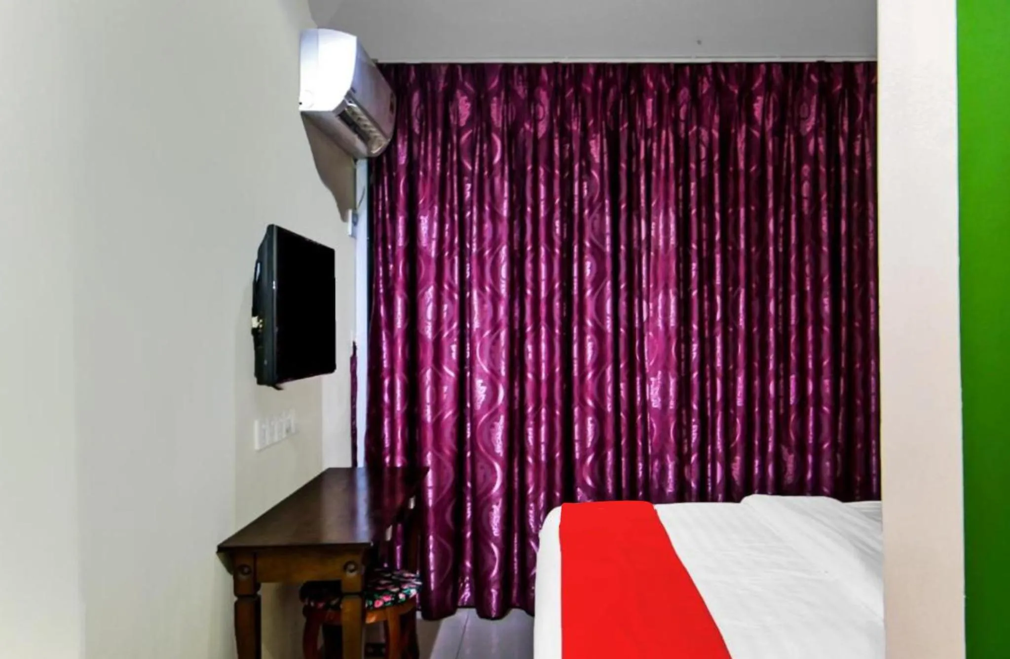 Bedroom, Bed in Holiday Mansion Inn Sibu