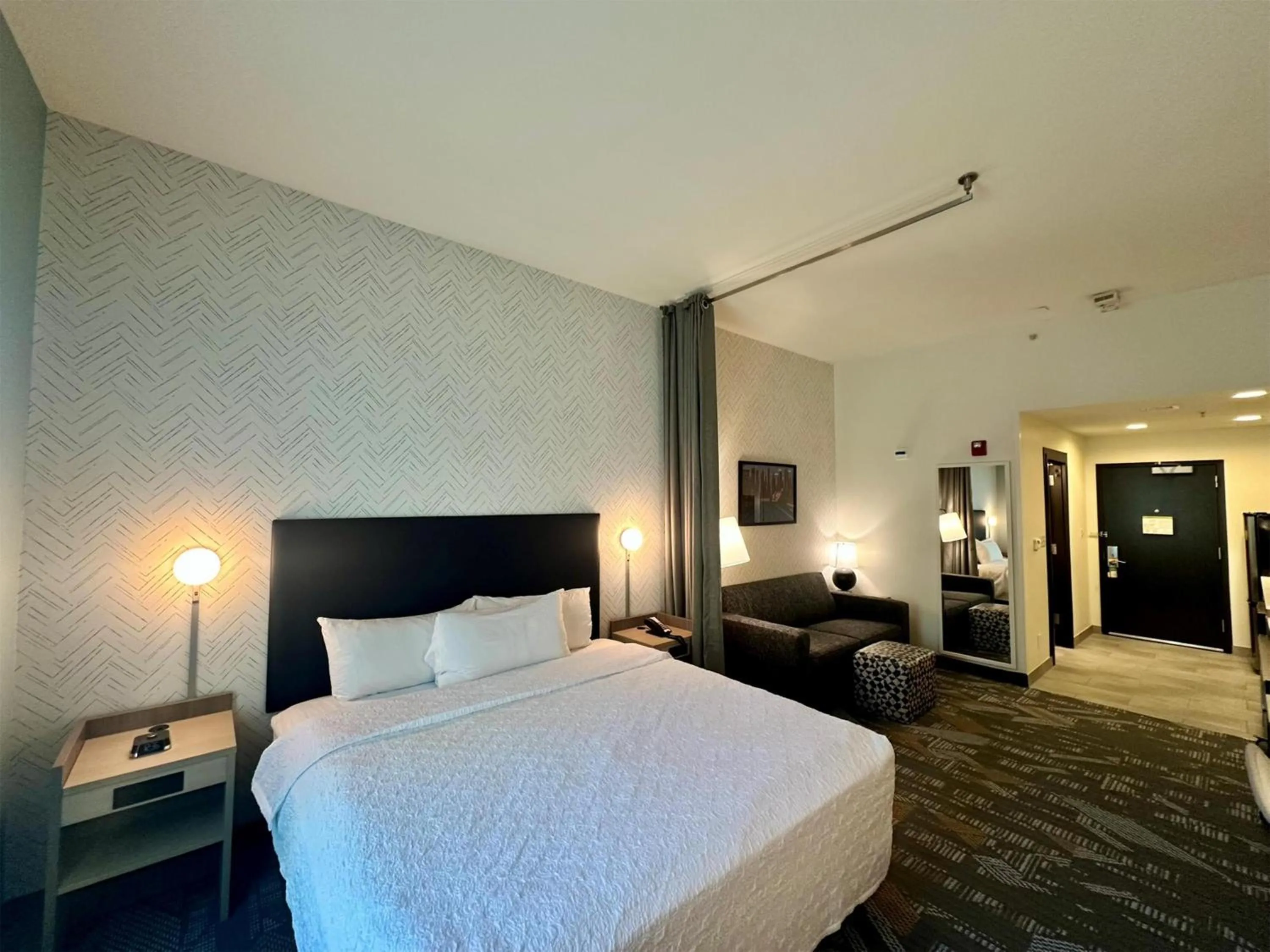 Bed in Home2 Suites by Hilton Rahway