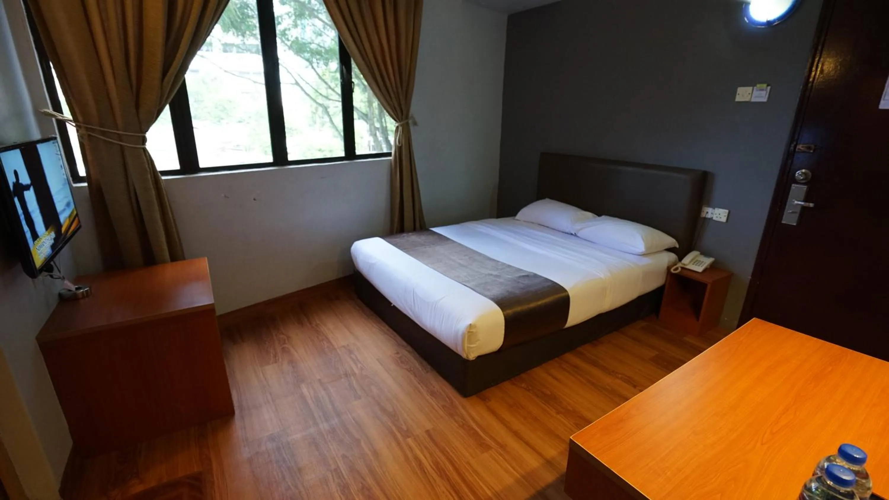 Bed in Zen Zeng Hotel