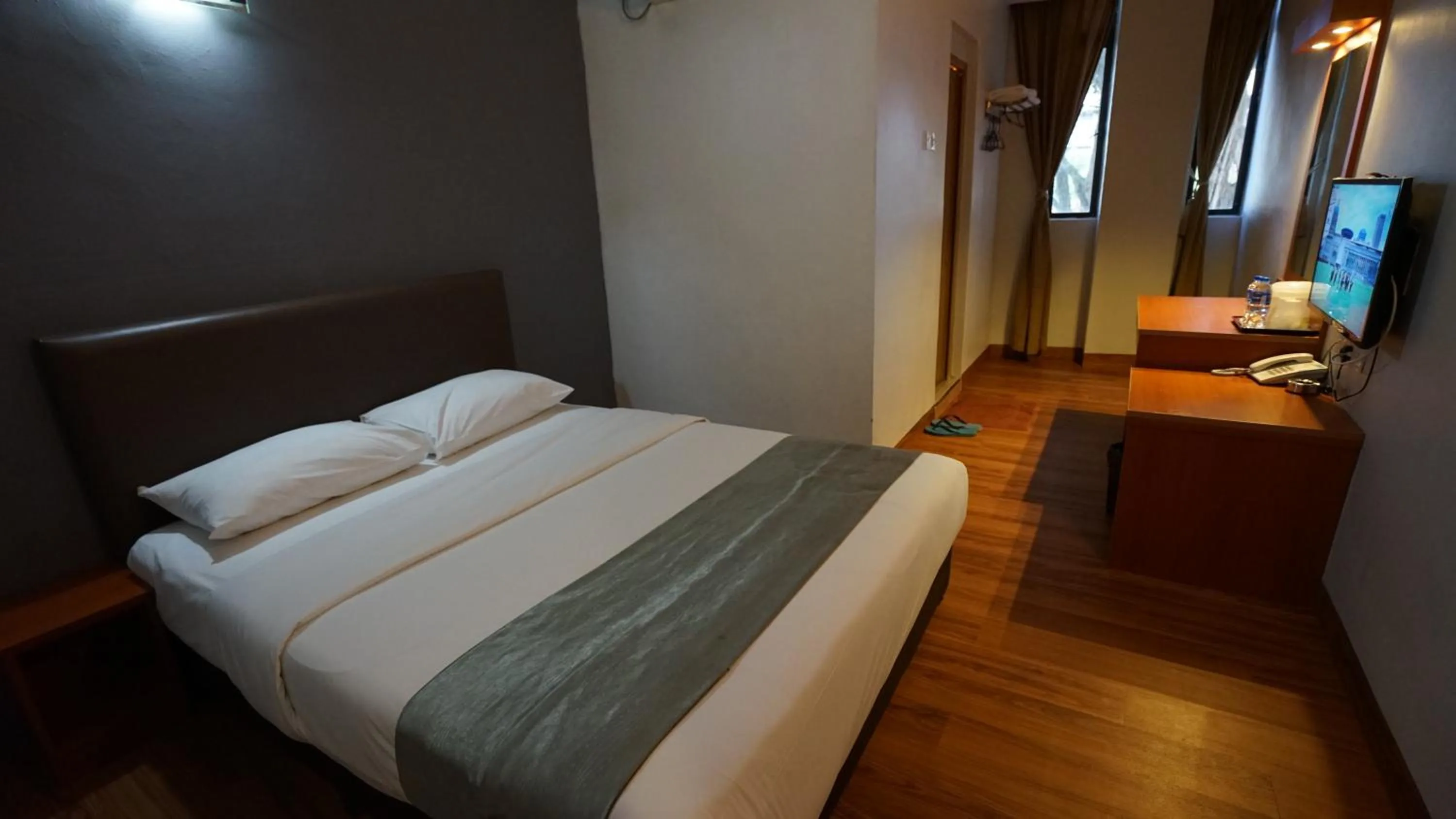 Bed in Zen Zeng Hotel