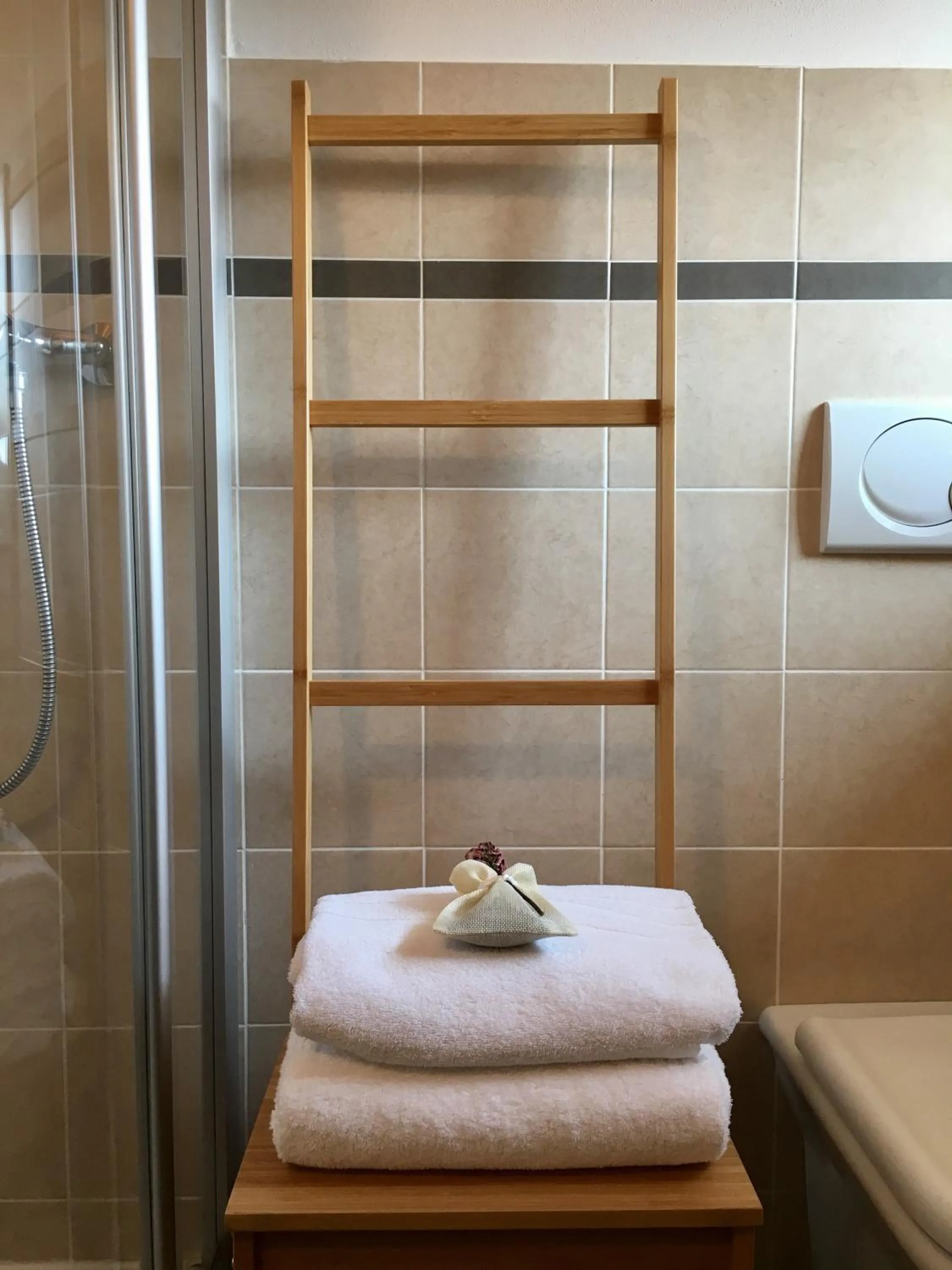Standard Double or Twin Room with Balcony - single occupancy in Agriturismo Lemire