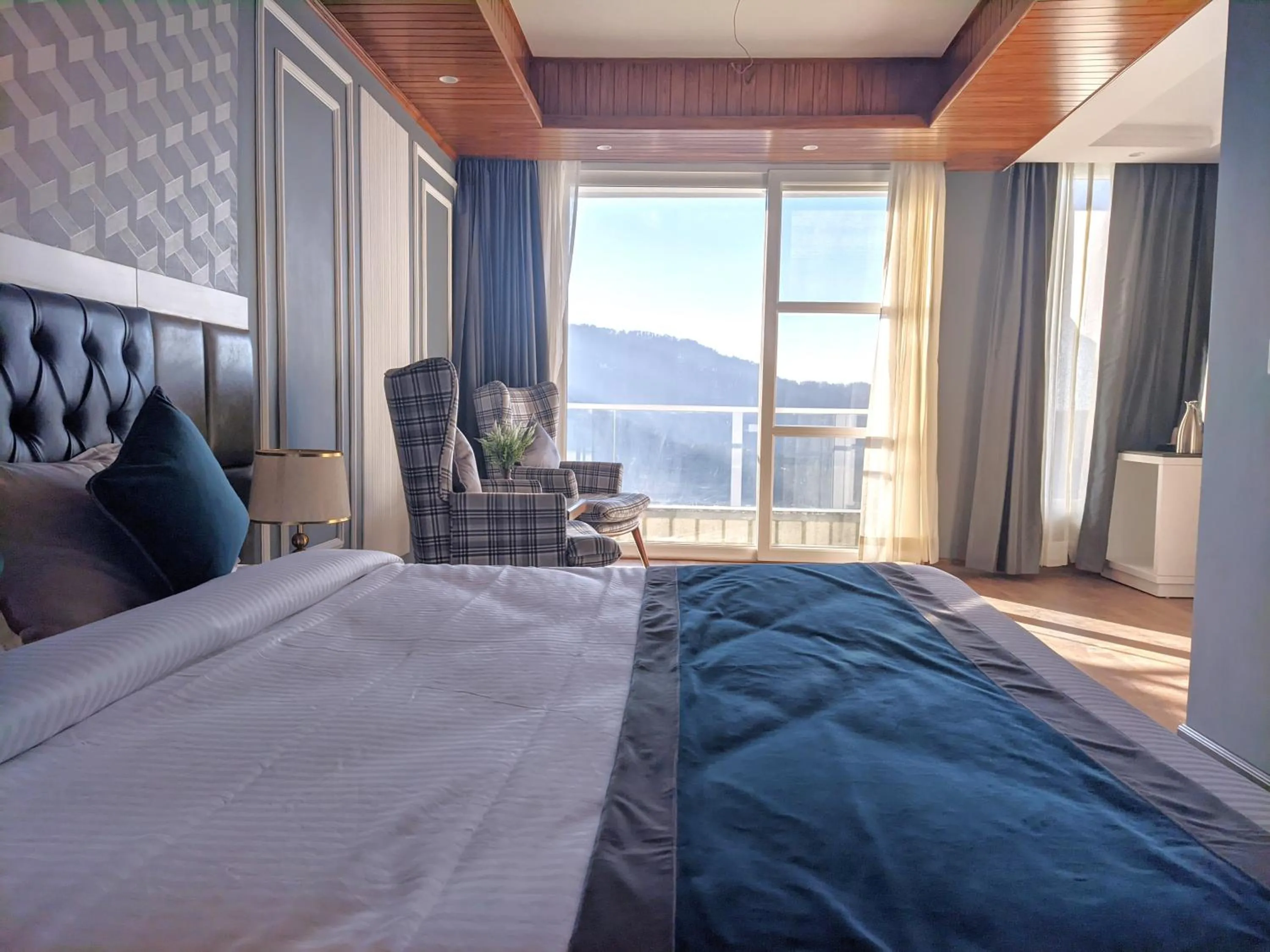 Photo of the whole room, Bed in The Retreat Mashobra, Shimla