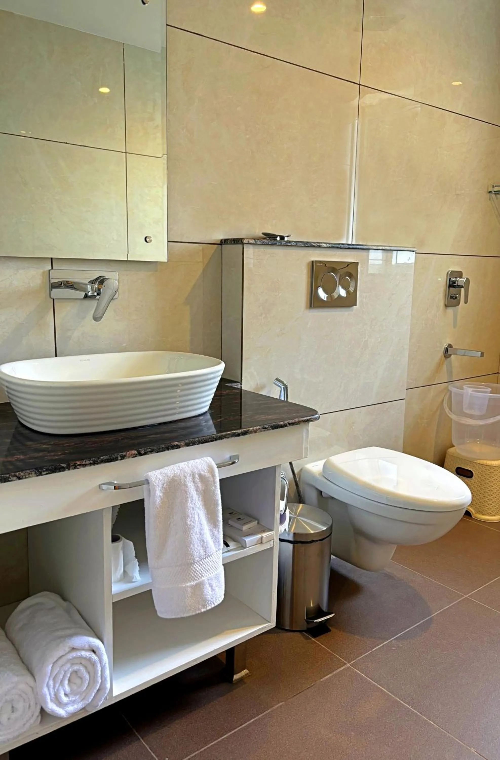 Bathroom in The Retreat Mashobra, Shimla