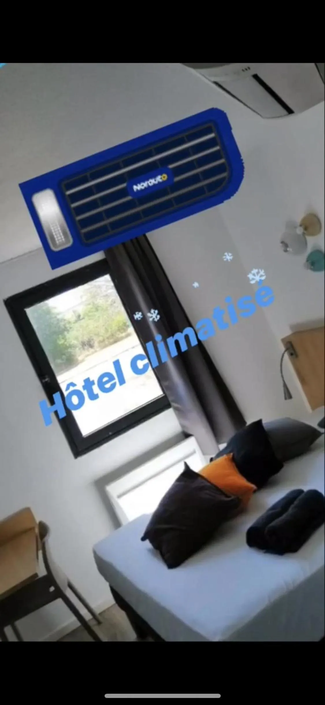 Bed in Kyriad Direct La Rochelle Aytré