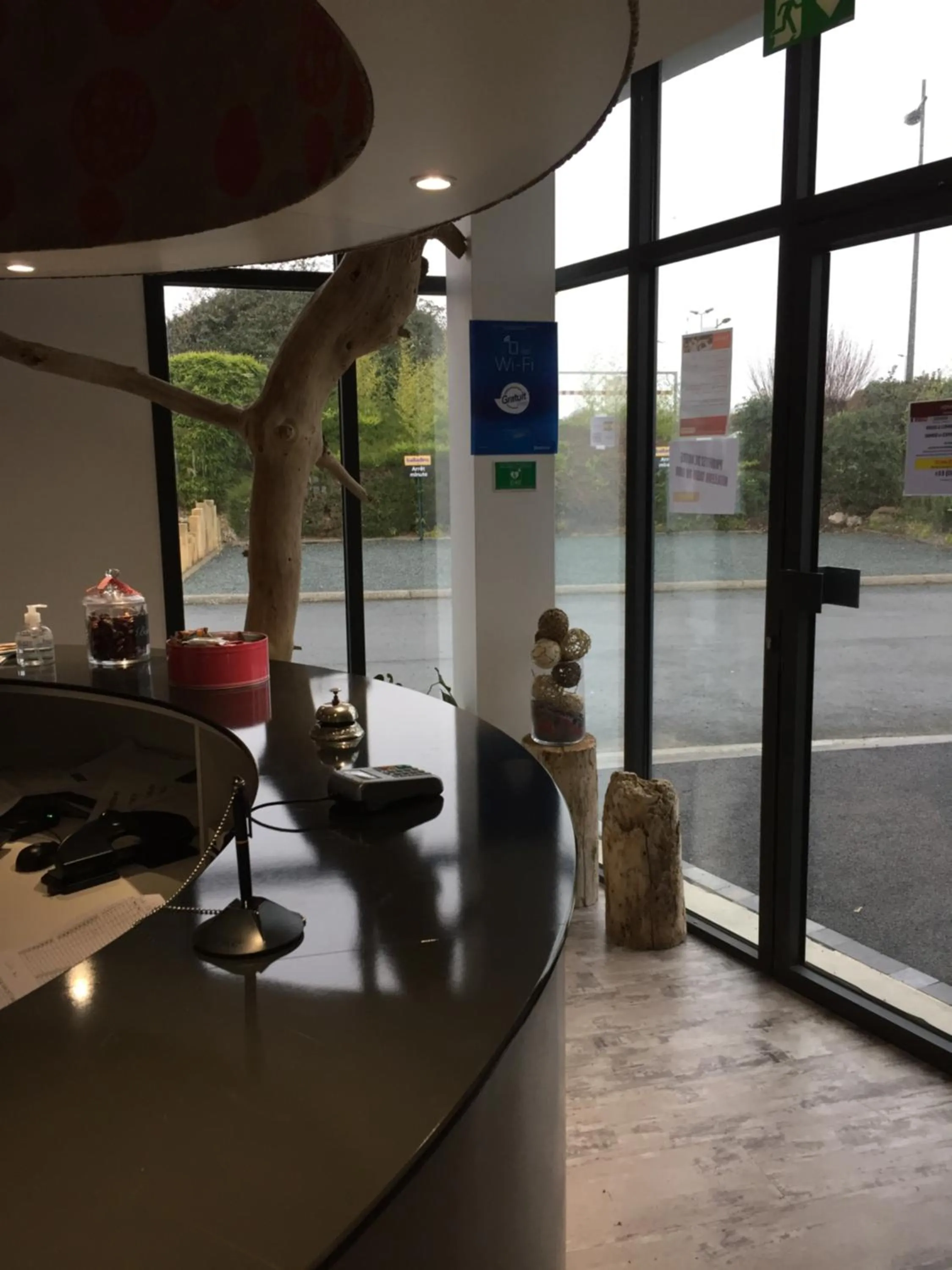 Lobby or reception in Kyriad Direct La Rochelle Aytré