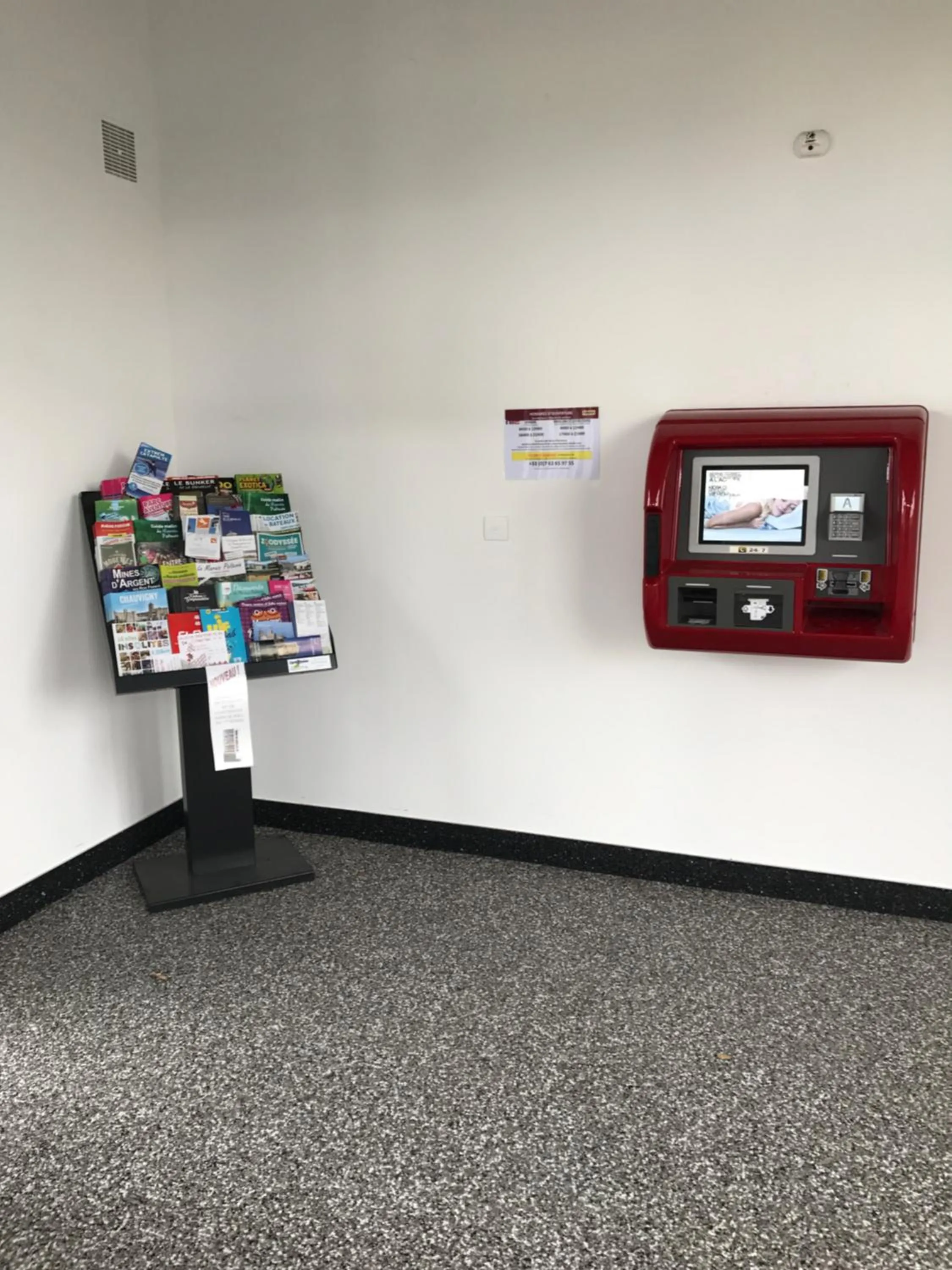 Area and facilities in Kyriad Direct La Rochelle Aytré