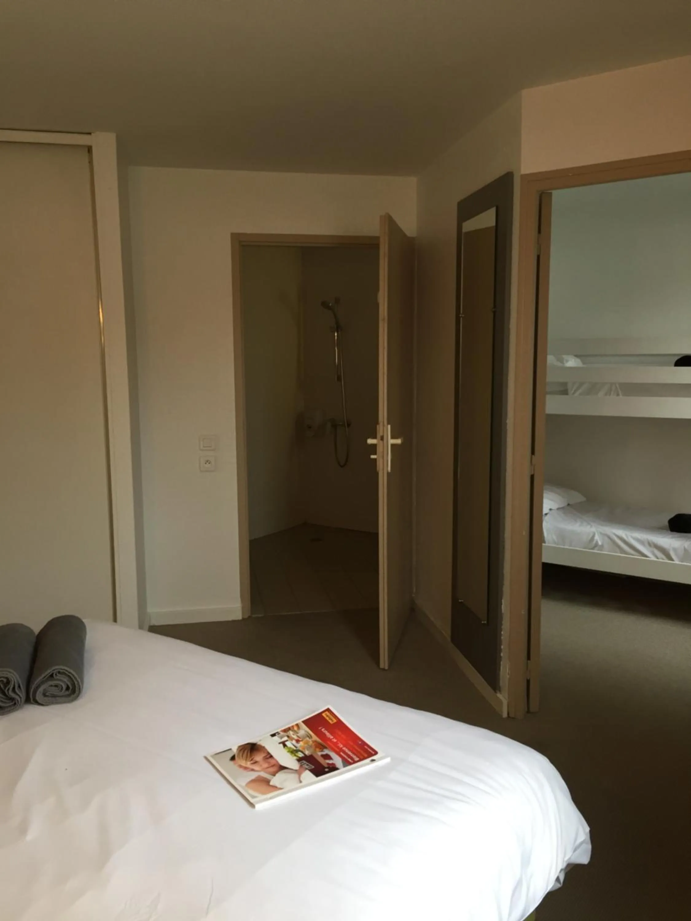 Standard Twin Room in Kyriad Direct La Rochelle Aytré