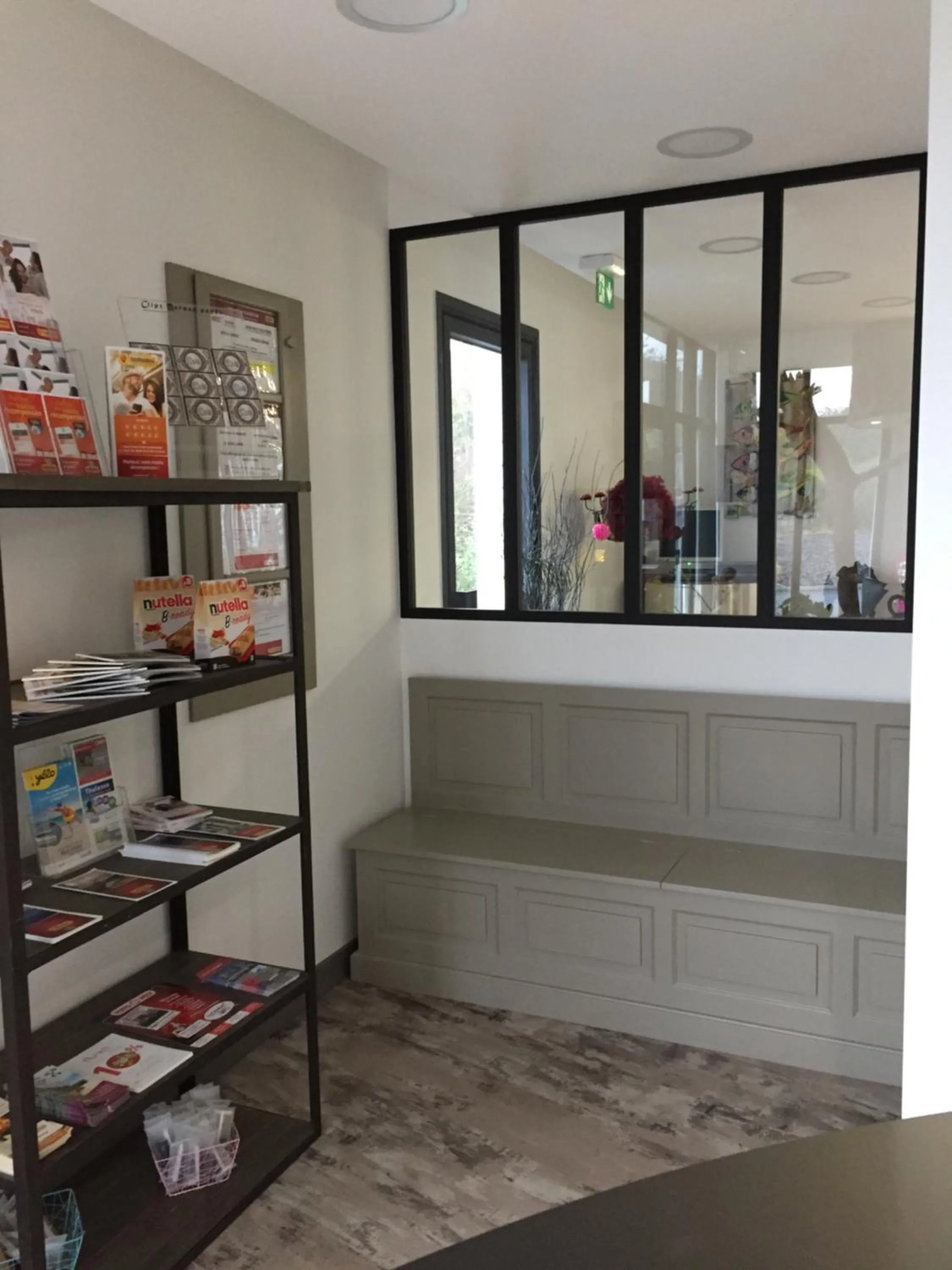 Lobby or reception in Kyriad Direct La Rochelle Aytré