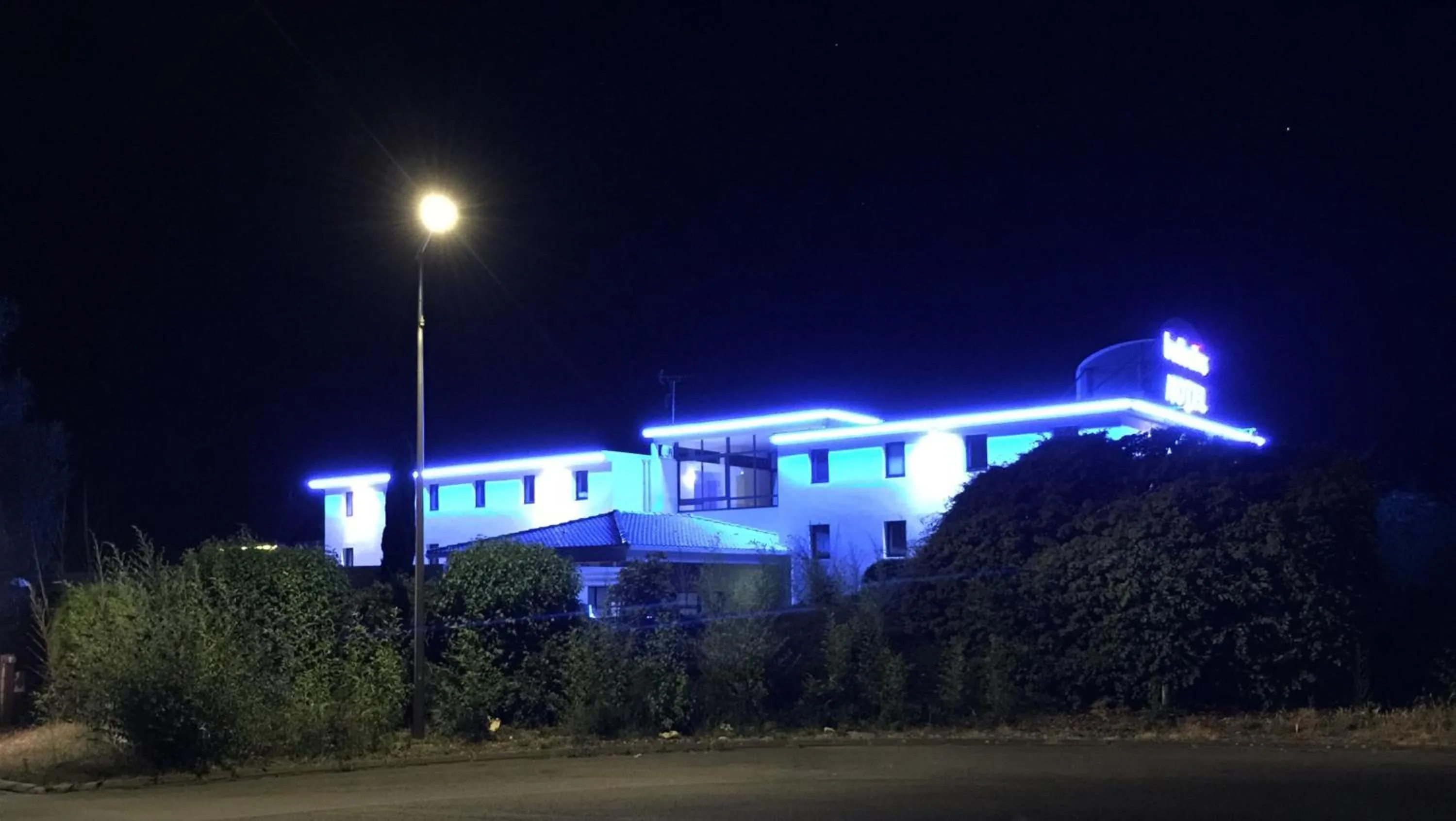 Facade/entrance in Kyriad Direct La Rochelle Aytré