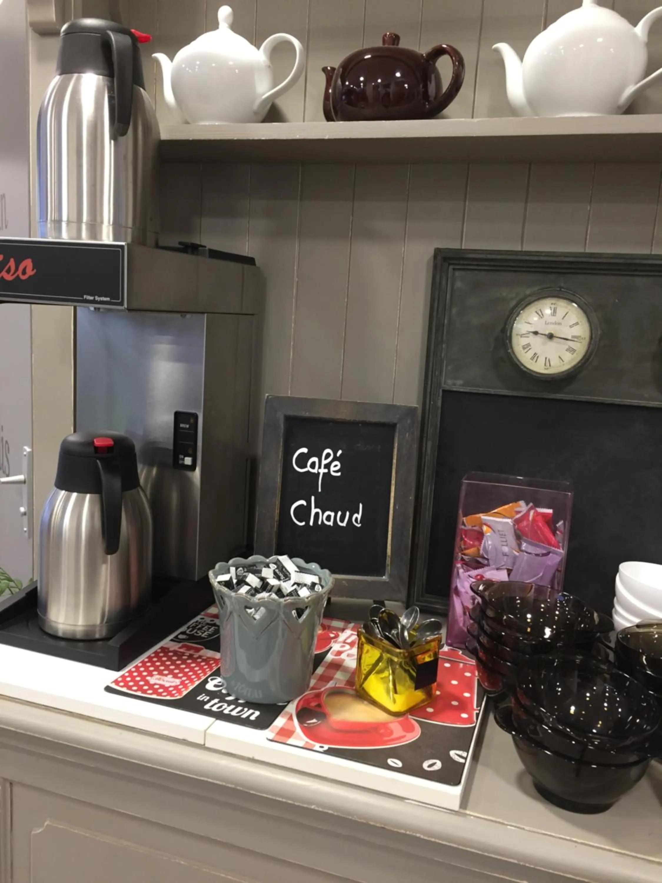 Buffet breakfast in Kyriad Direct La Rochelle Aytré