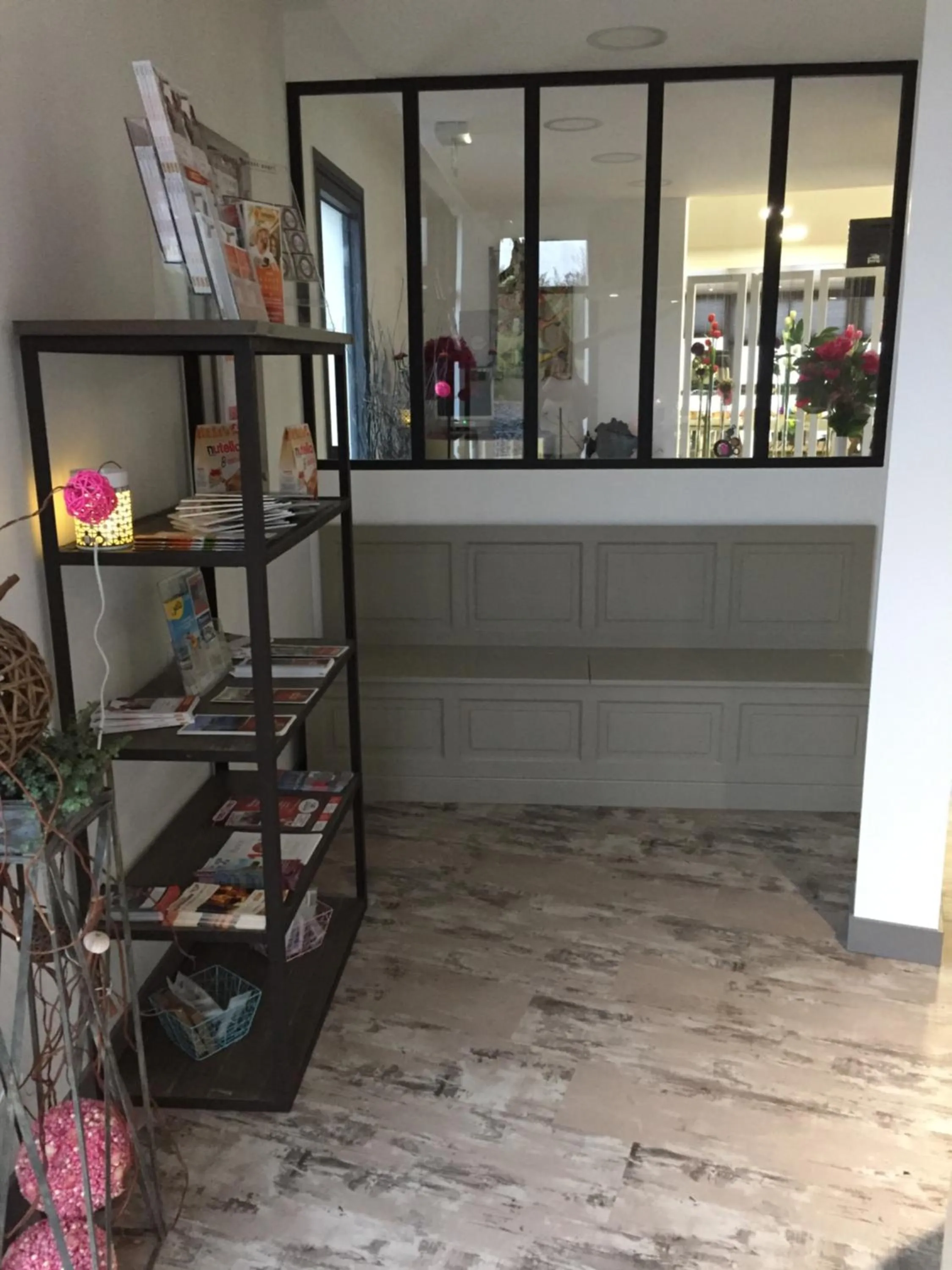 Lobby or reception in Kyriad Direct La Rochelle Aytré