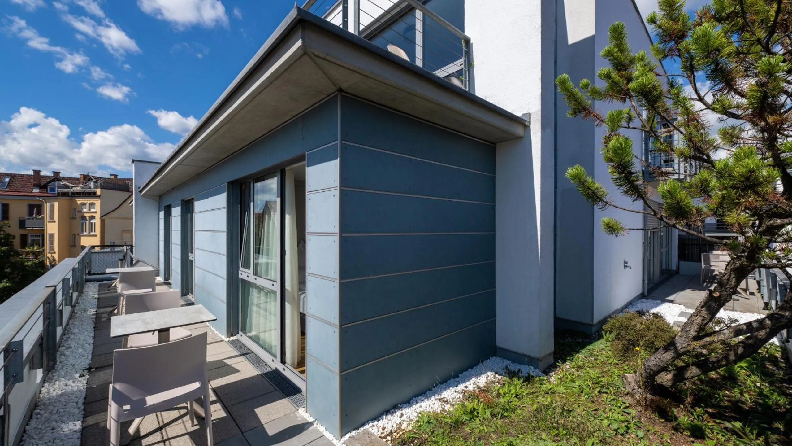 Property building in Hotel Metropol