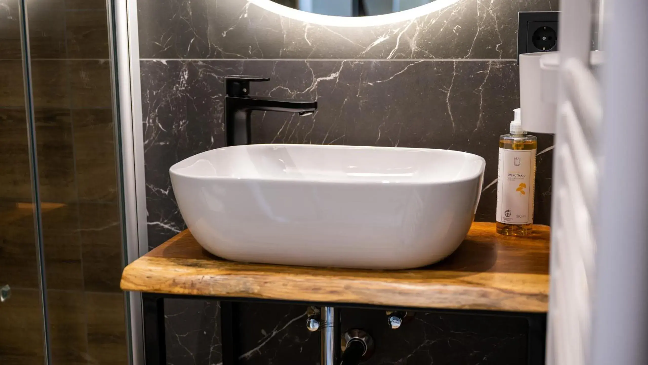 Single Room in Hotel Metropol Single Room in Hotel Metropol