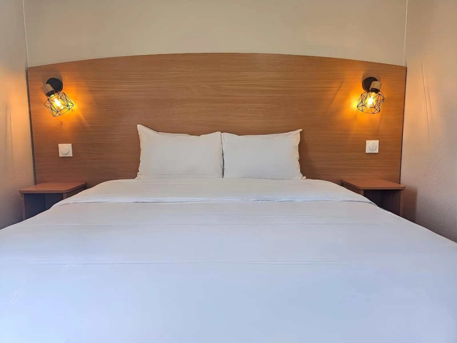 Bed in initial by balladins Roissy / Saint-Mard