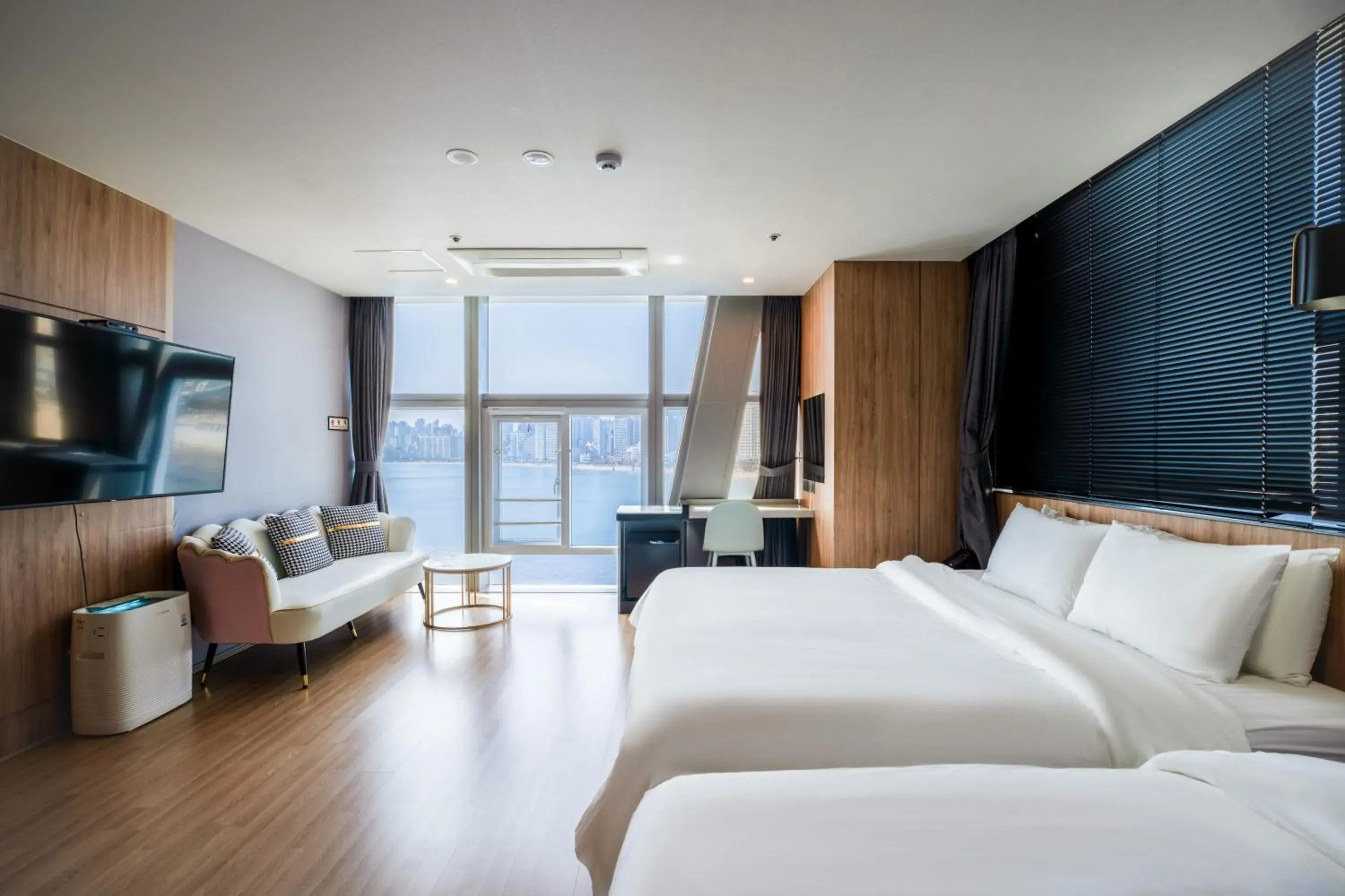 Bedroom, Bed in Gray 193 Hotel Bedroom, Bed in Gray 193 Hotel