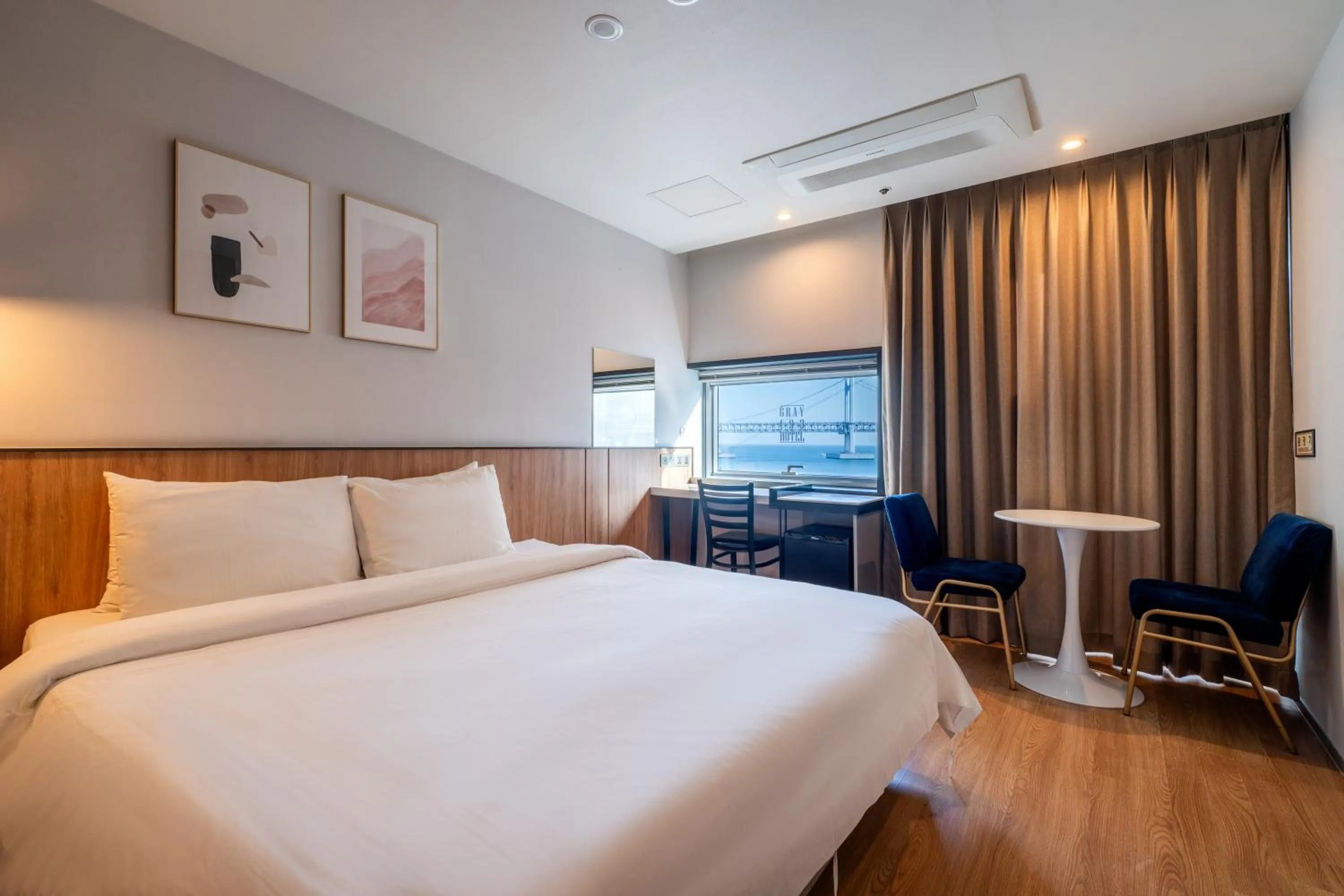 Bedroom, Bed in Gray 193 Hotel