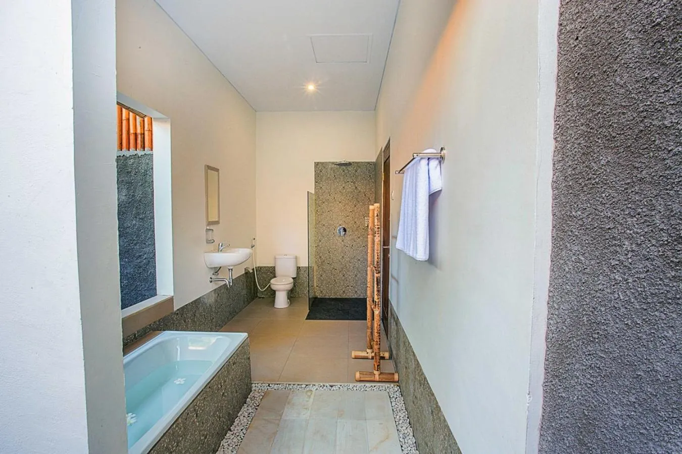 Shower in Ambengan Private Villas
