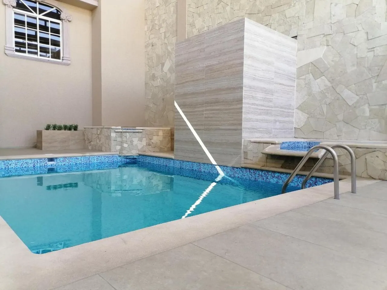 Swimming pool in Feria Jalisciense