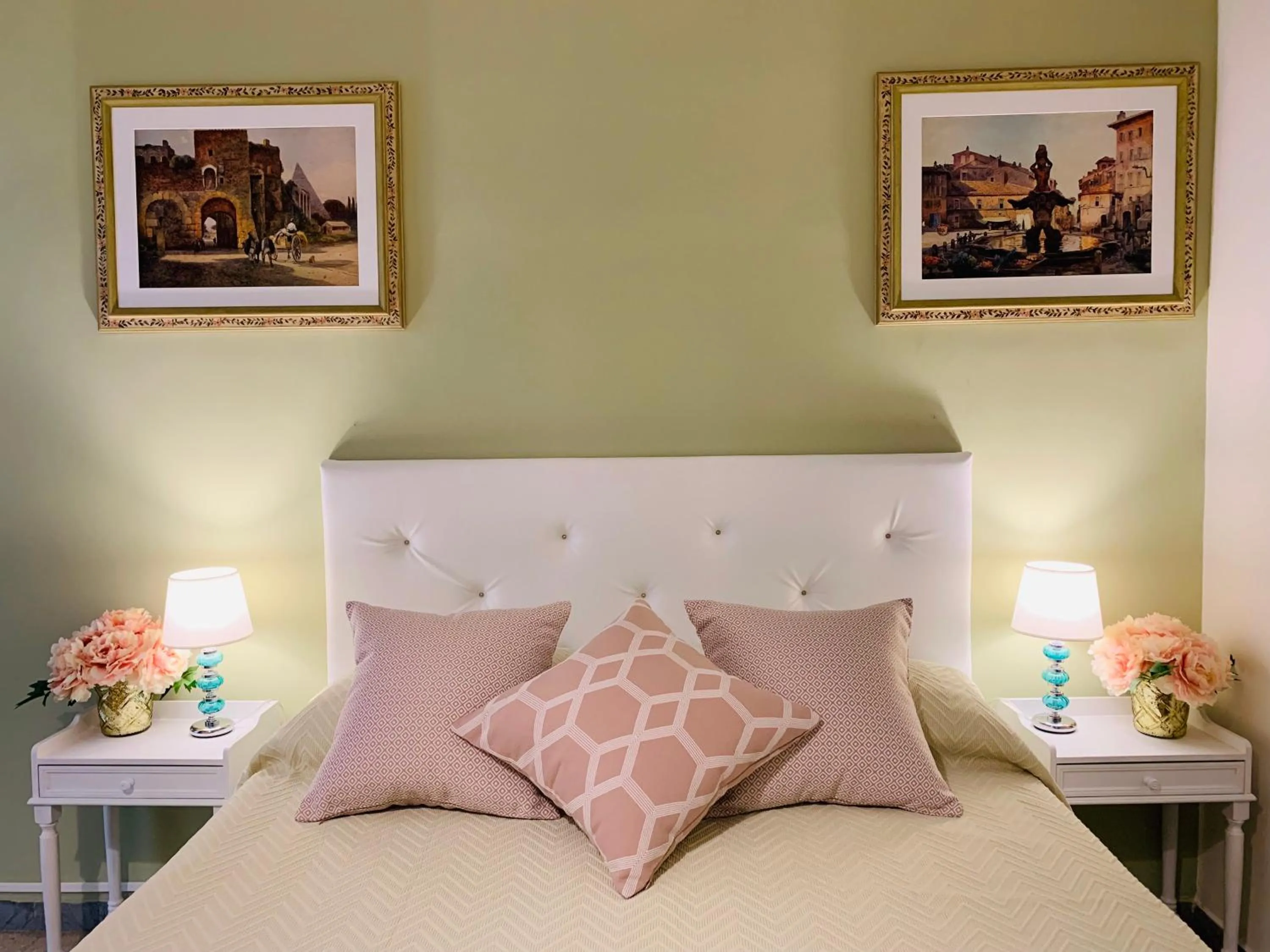 Bed in Mama Roma Domus