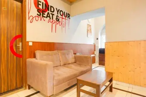 Collection O Mall Road Near St. Georges College Collection O Mall Road Near St. Georges College