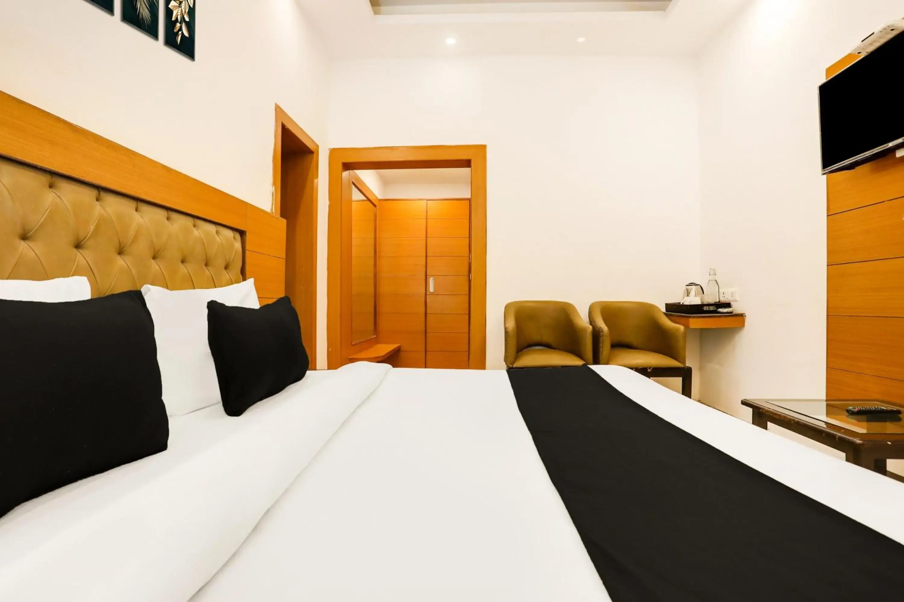 Bedroom, Bed in Collection O Mall Road Near St. Georges College Bedroom, Bed in Collection O Mall Road Near St. Georges College