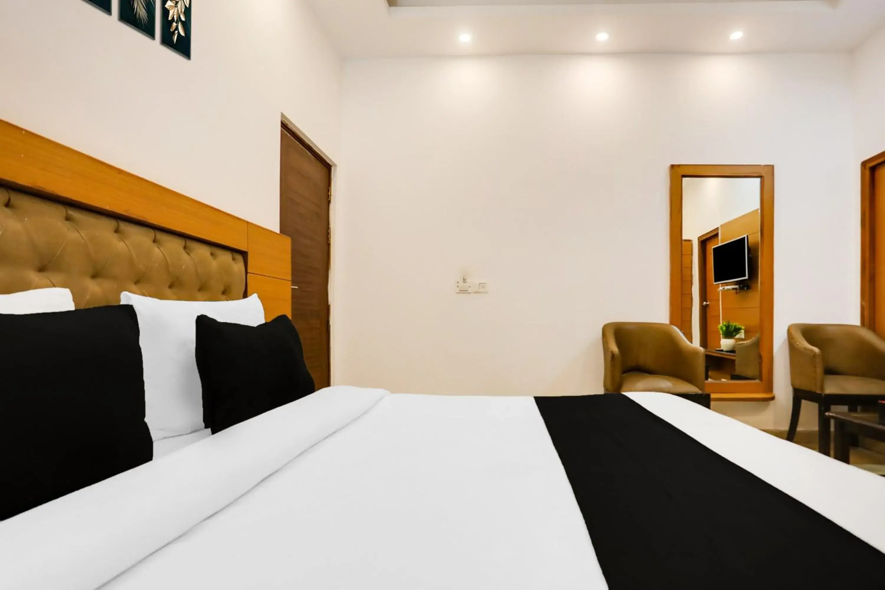 Bedroom, Bed in Collection O Mall Road Near St. Georges College Bedroom, Bed in Collection O Mall Road Near St. Georges College