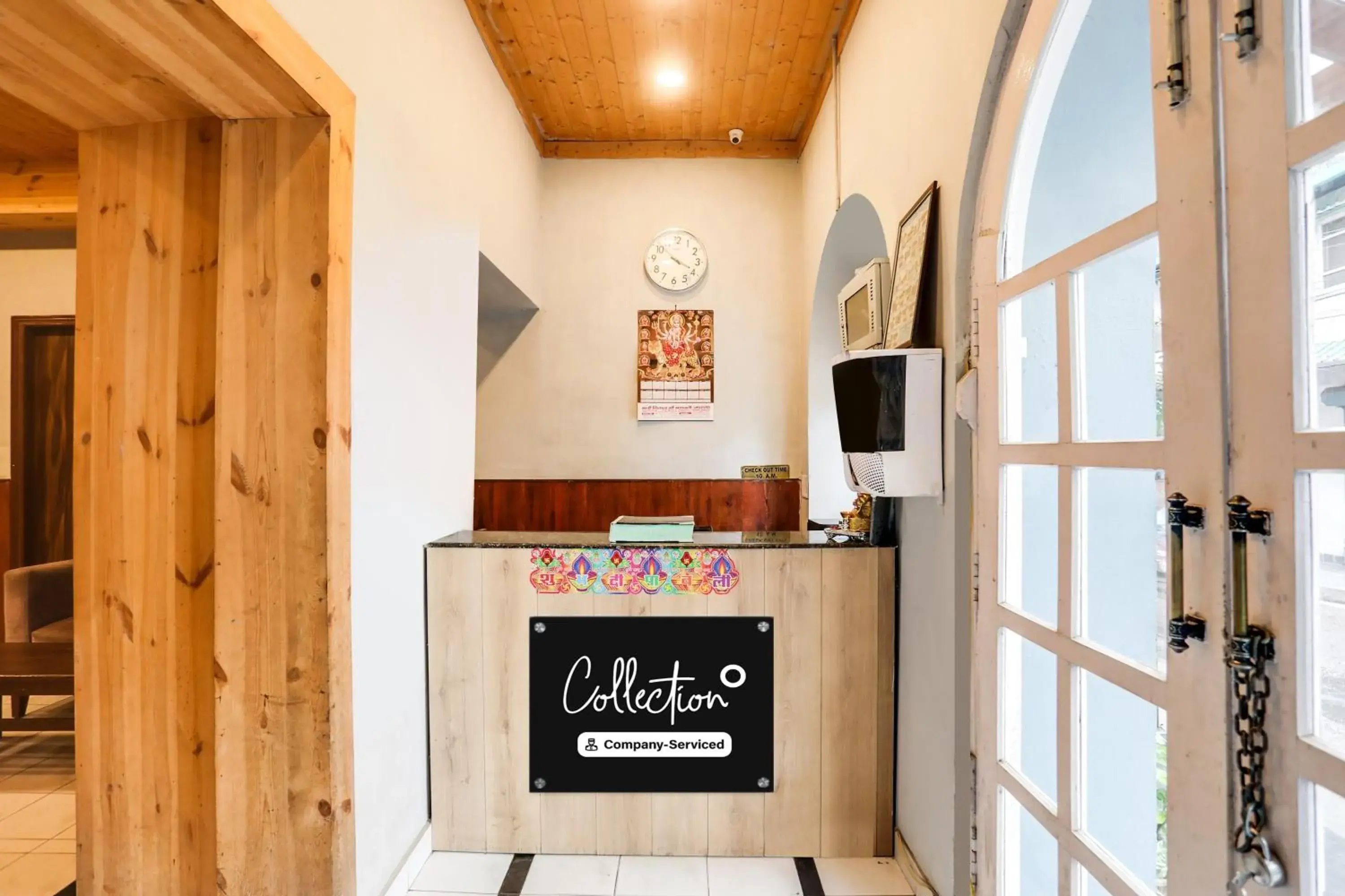 Lobby or reception in Collection O Mall Road Near St. Georges College Lobby or reception in Collection O Mall Road Near St. Georges College