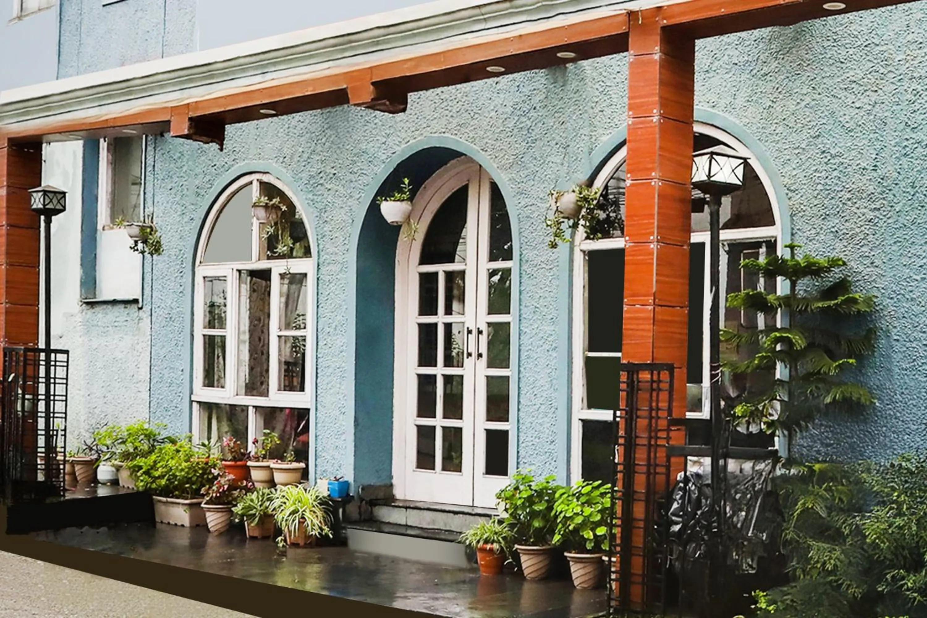 Facade/entrance in Collection O Mall Road Near St. Georges College