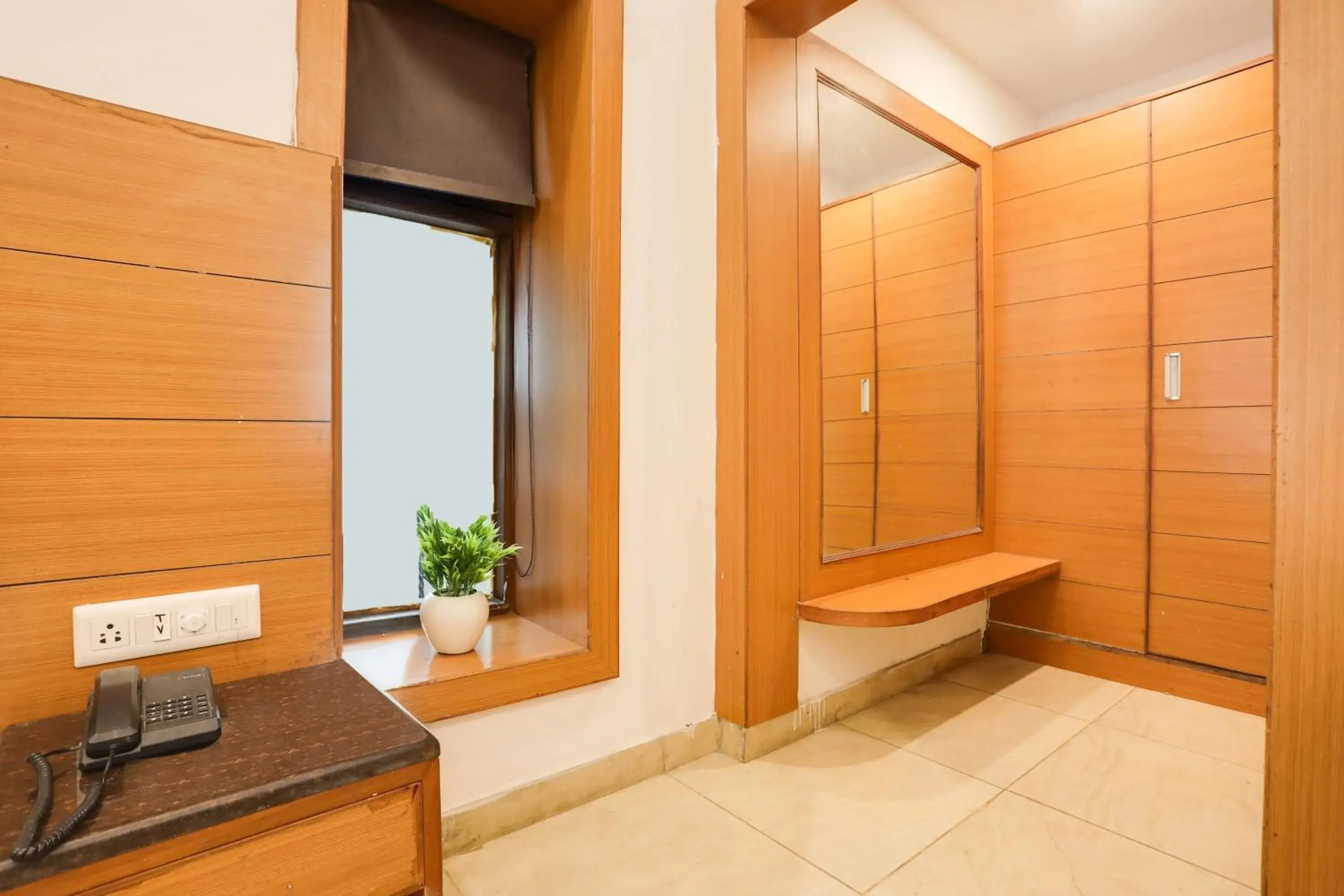 Bedroom in Collection O Mall Road Near St. Georges College Bedroom in Collection O Mall Road Near St. Georges College