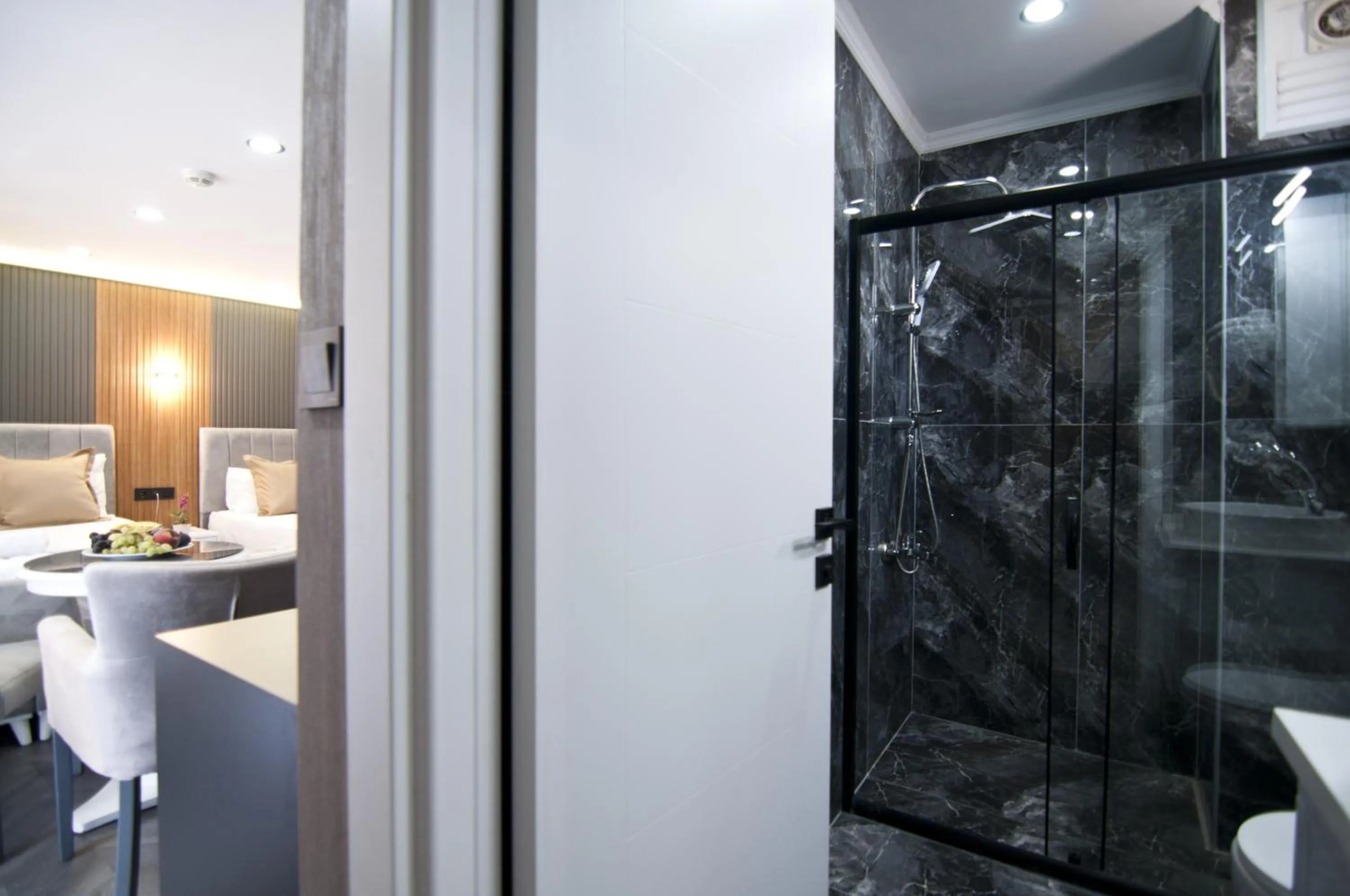 Bathroom in Grand Bagoz Hotel