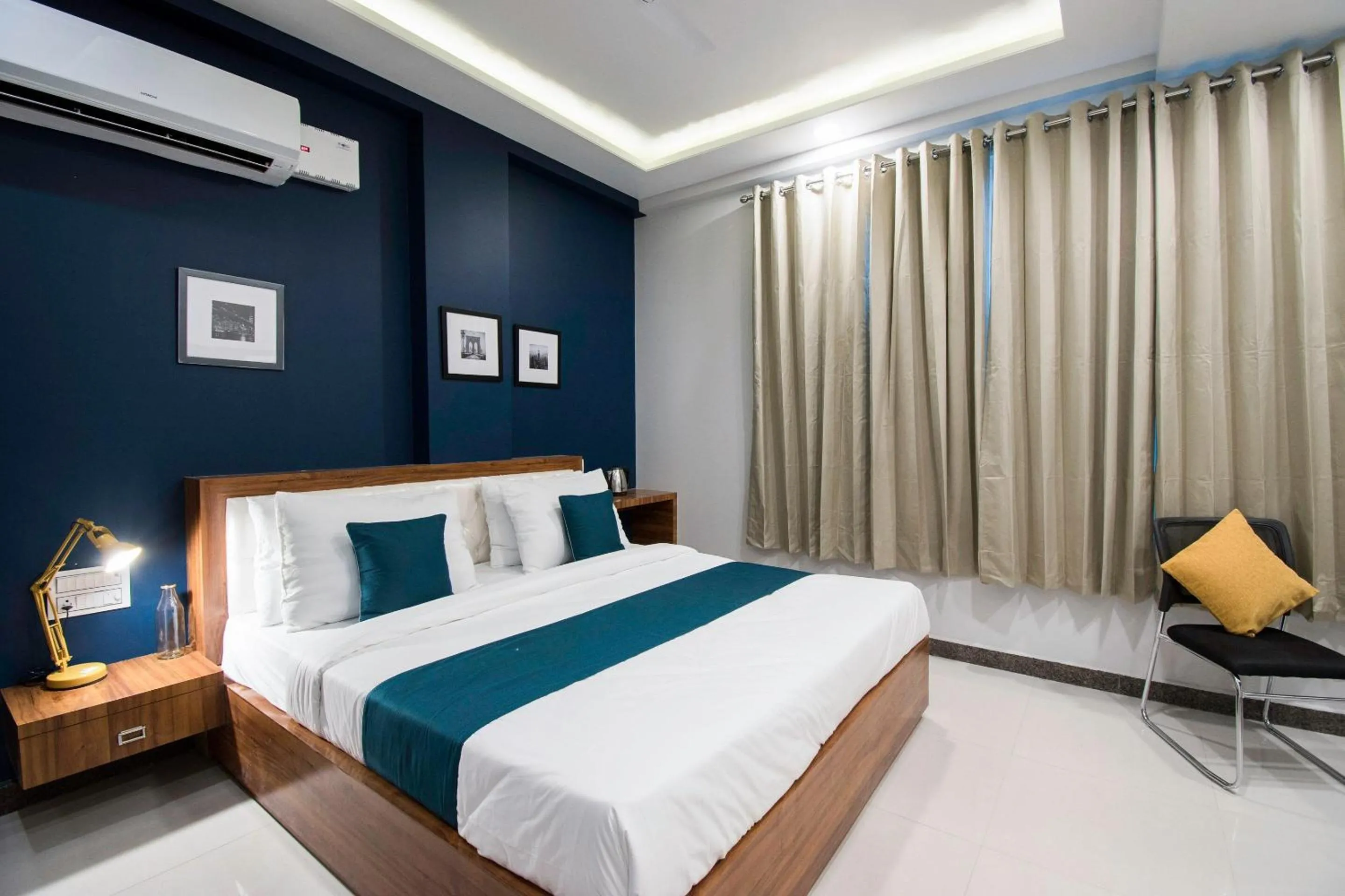 Bedroom, Bed in Collection O Blue Shine