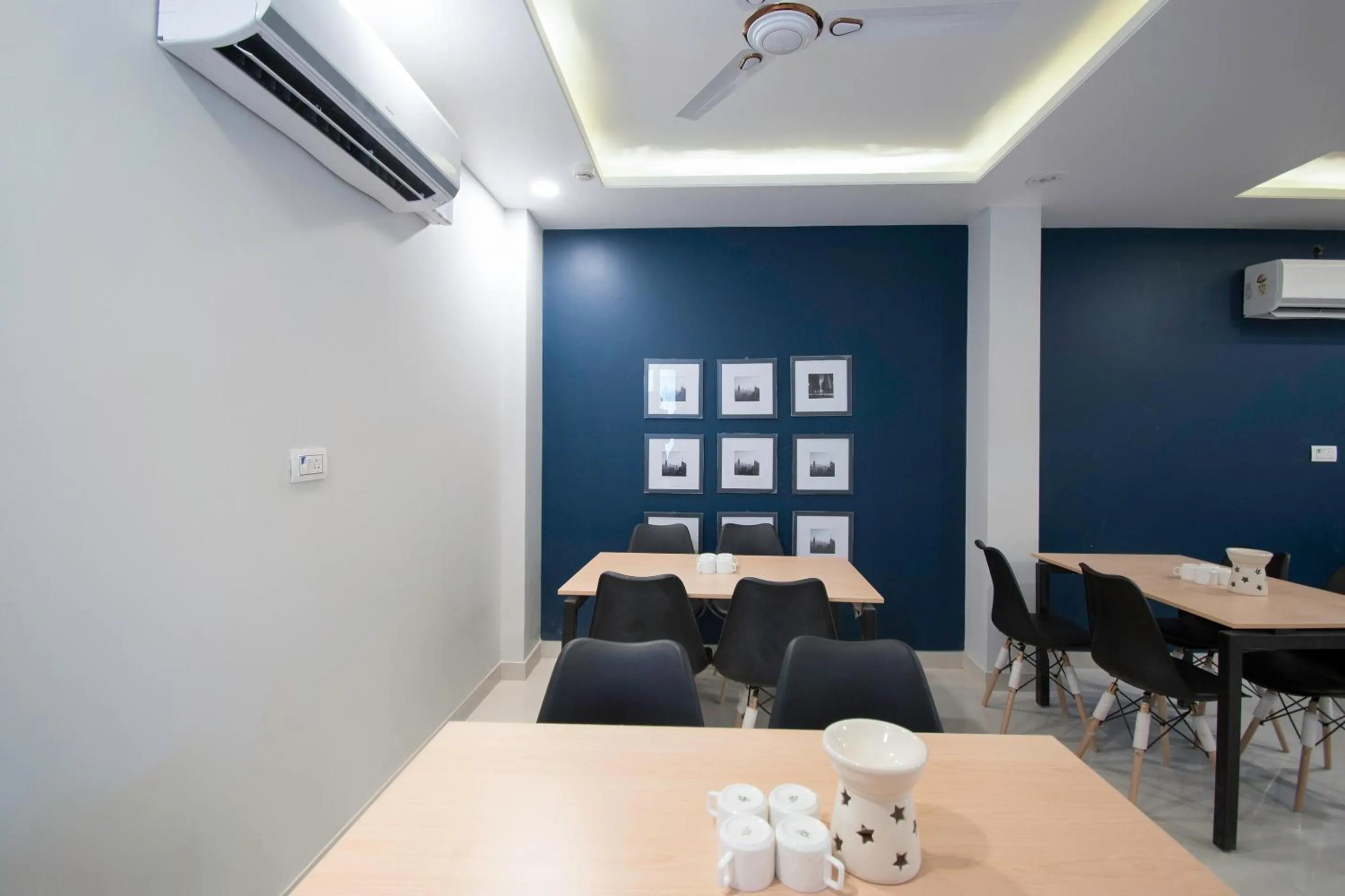 Lobby or reception in Collection O Blue Shine