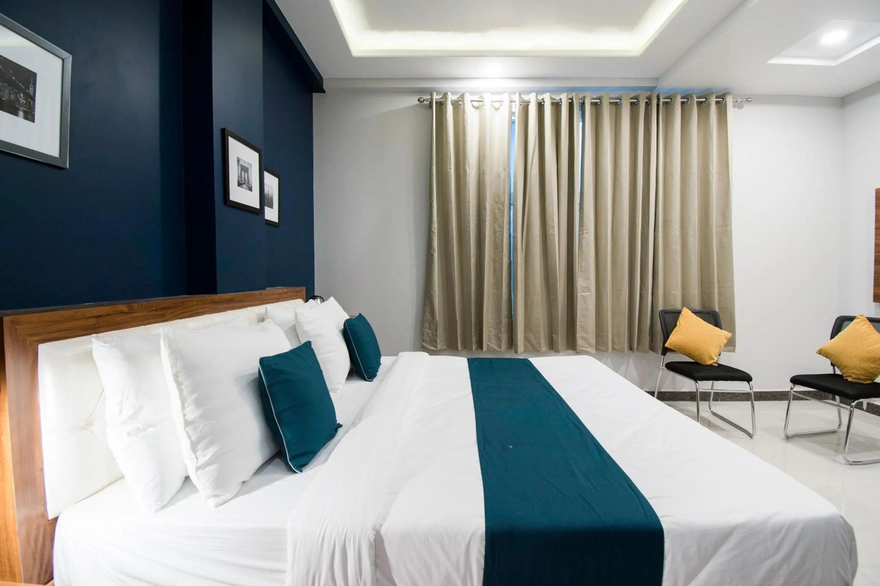 Bedroom, Bed in Collection O Blue Shine