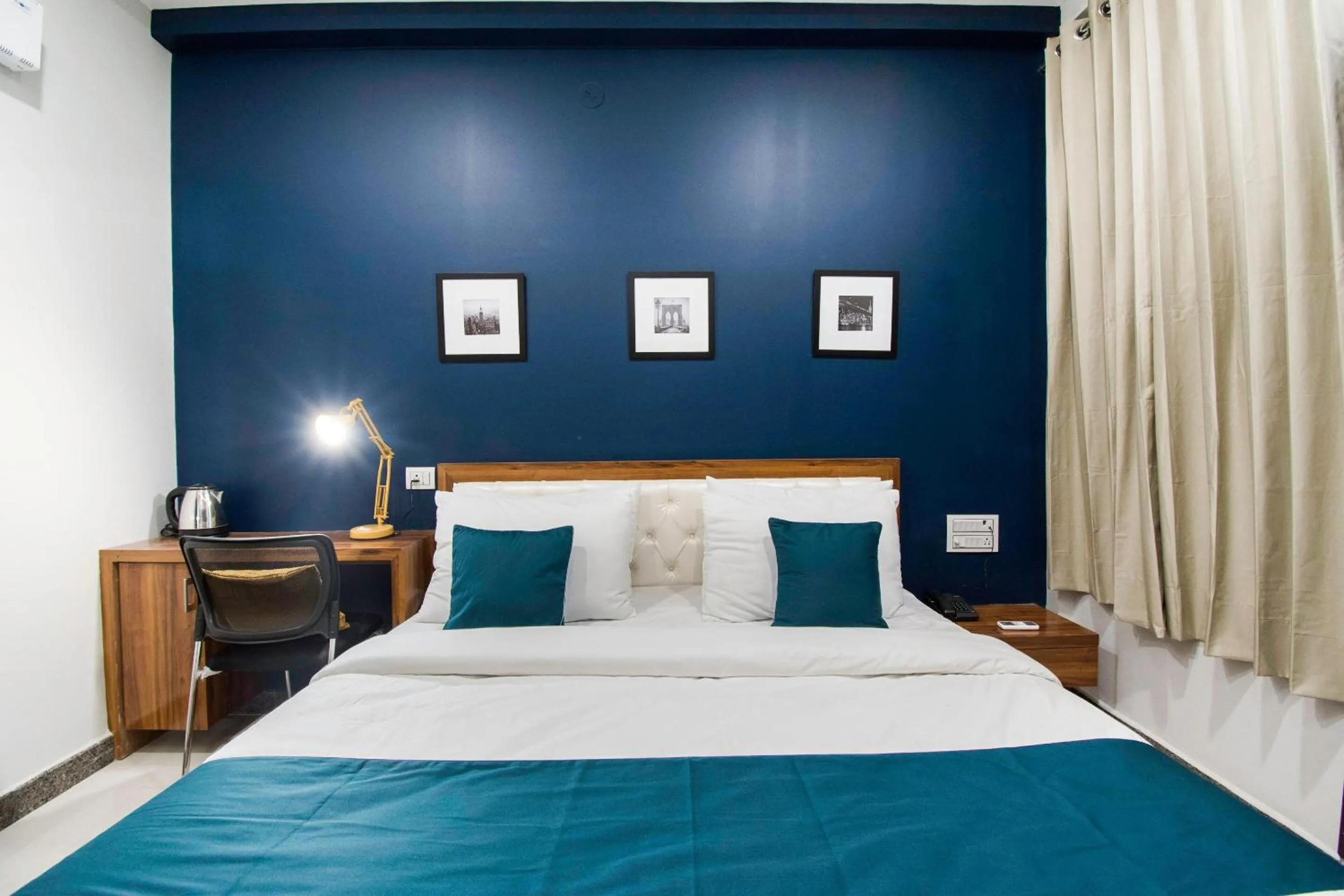 Bedroom, Bed in Collection O Blue Shine
