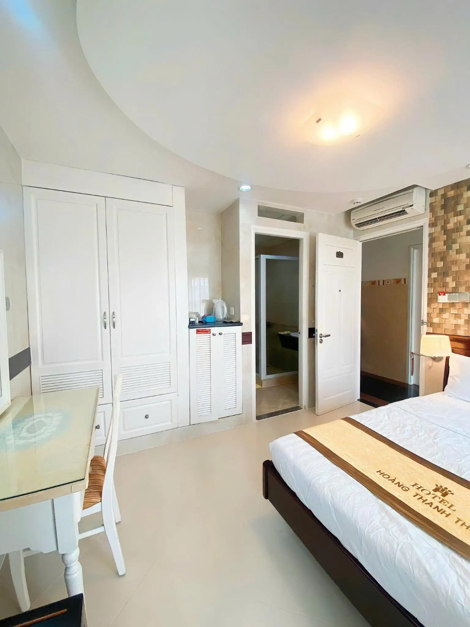 Bed in HOANG THANH THUY AIRPORT HOTEL 2 - Gần Ẩm Thực Đêm Chợ Hoàng Hoa Thám