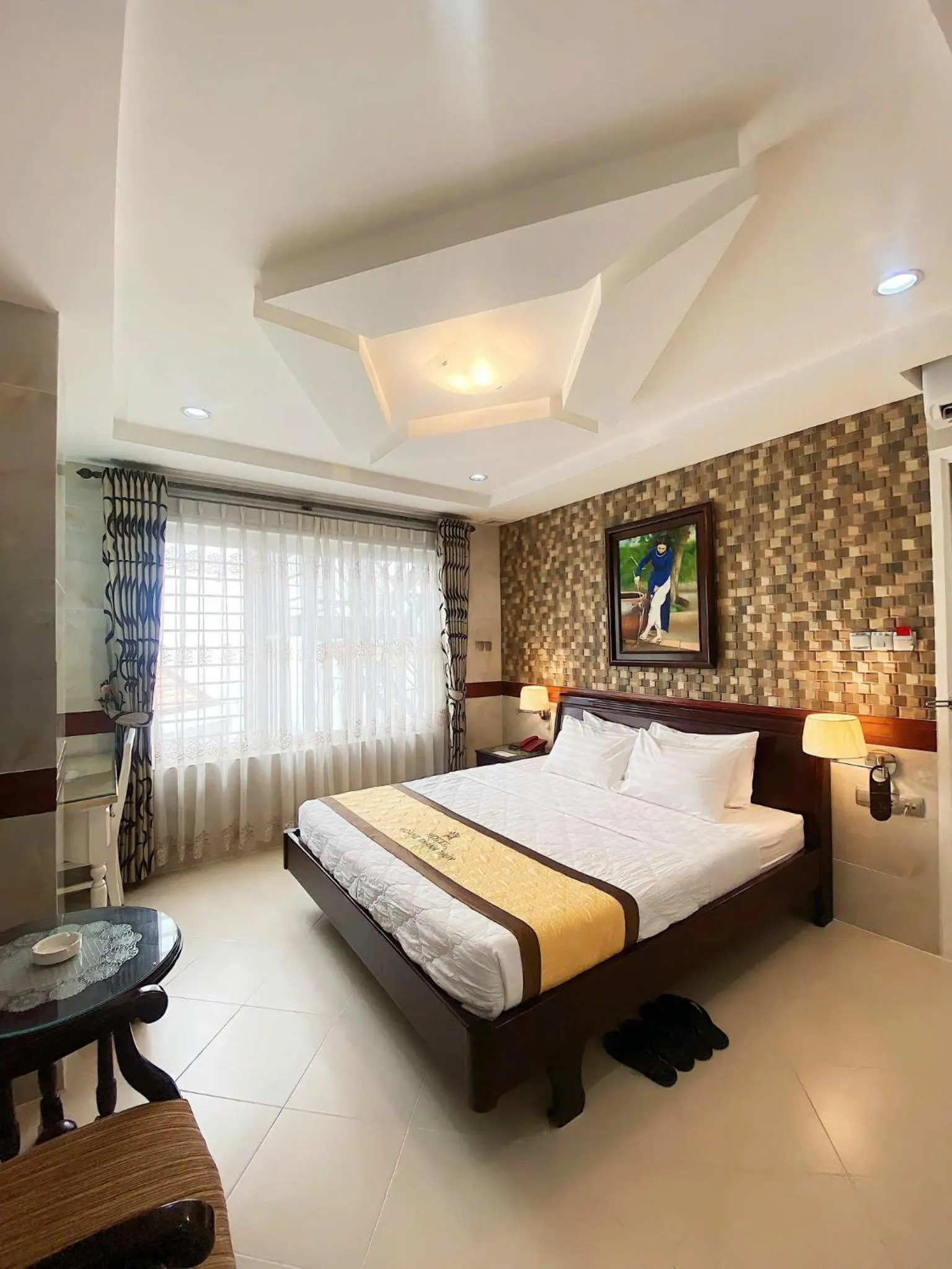 Bed in HOANG THANH THUY AIRPORT HOTEL 2 - Gần Ẩm Thực Đêm Chợ Hoàng Hoa Thám