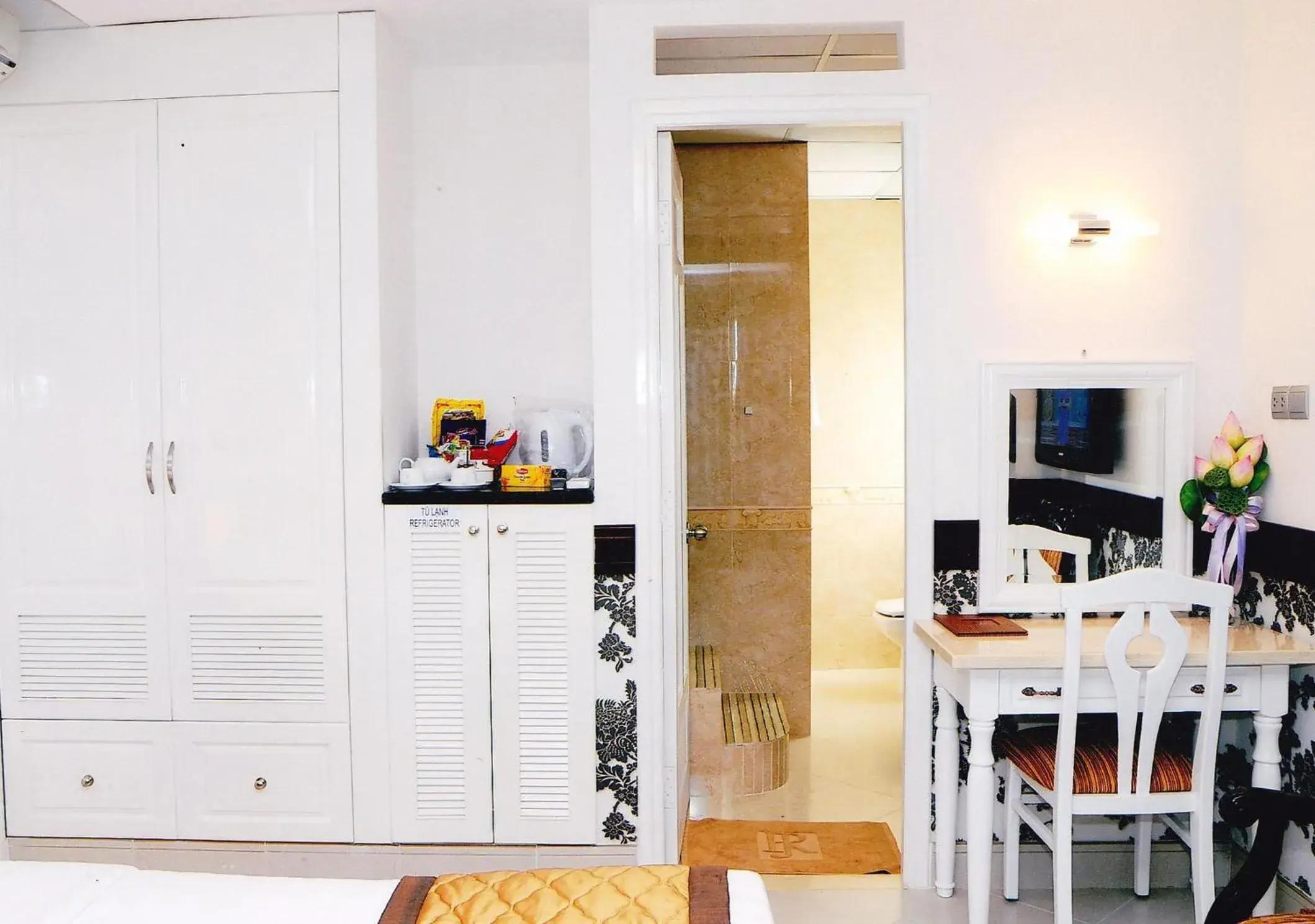 HOANG THANH THUY AIRPORT HOTEL 2 - Gần Ẩm Thực Đêm Chợ Hoàng Hoa Thám HOANG THANH THUY AIRPORT HOTEL 2 - Gần Ẩm Thực Đêm Chợ Hoàng Hoa Thám