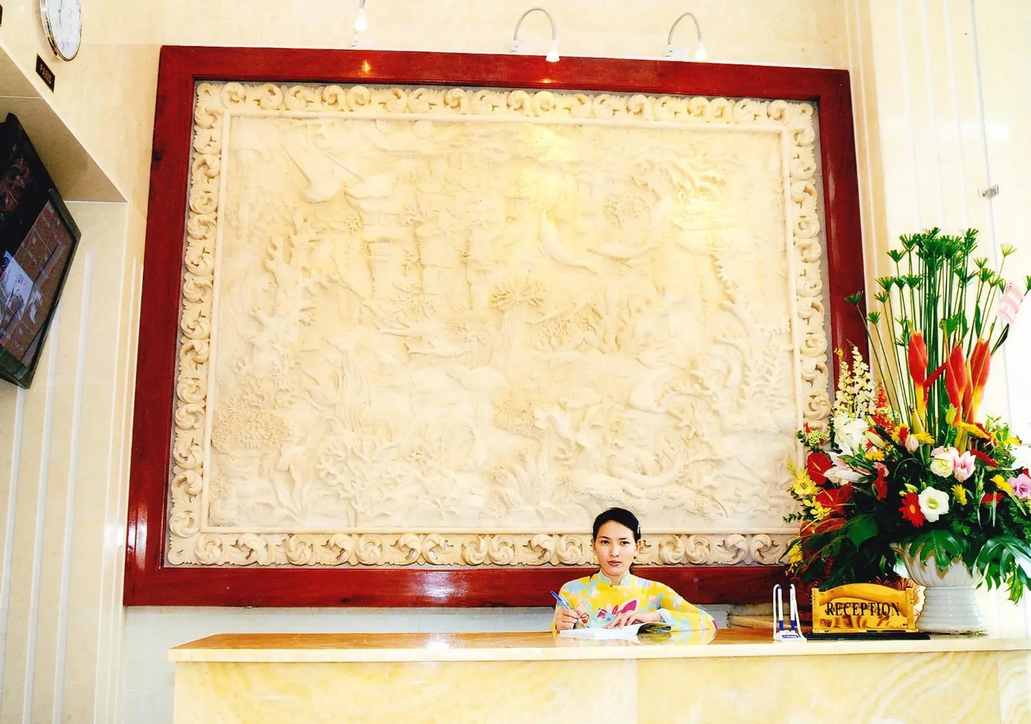 HOANG THANH THUY AIRPORT HOTEL 2 - Gần Ẩm Thực Đêm Chợ Hoàng Hoa Thám HOANG THANH THUY AIRPORT HOTEL 2 - Gần Ẩm Thực Đêm Chợ Hoàng Hoa Thám