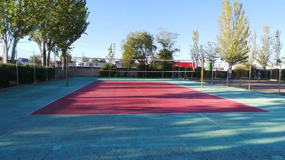Tennis court in Bungalows Alpha
