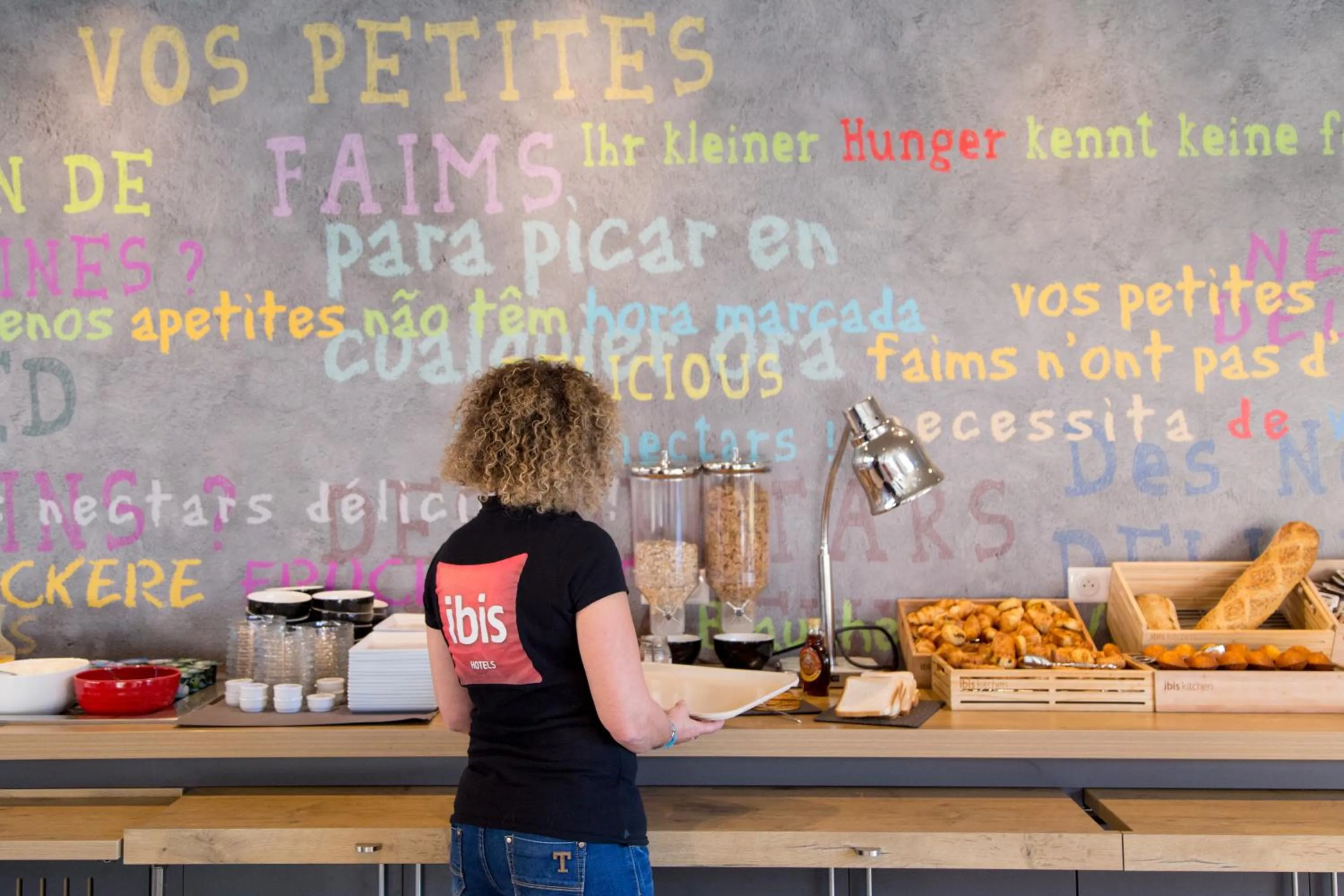 Buffet breakfast in Ibis Toulouse Purpan Aeroport