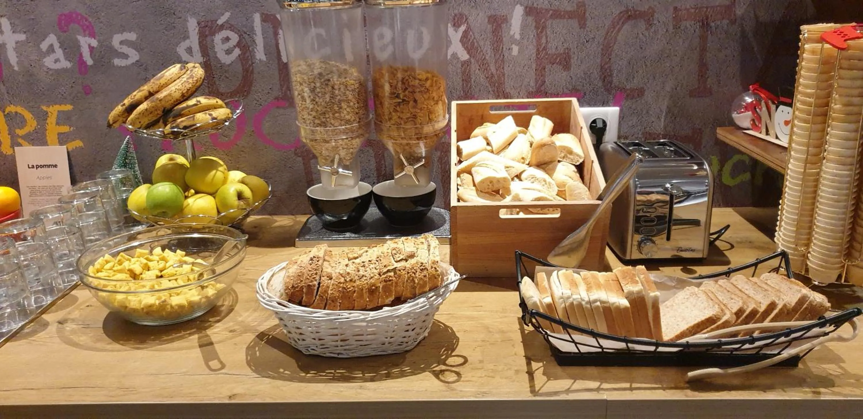 Food in Ibis Toulouse Purpan Aeroport