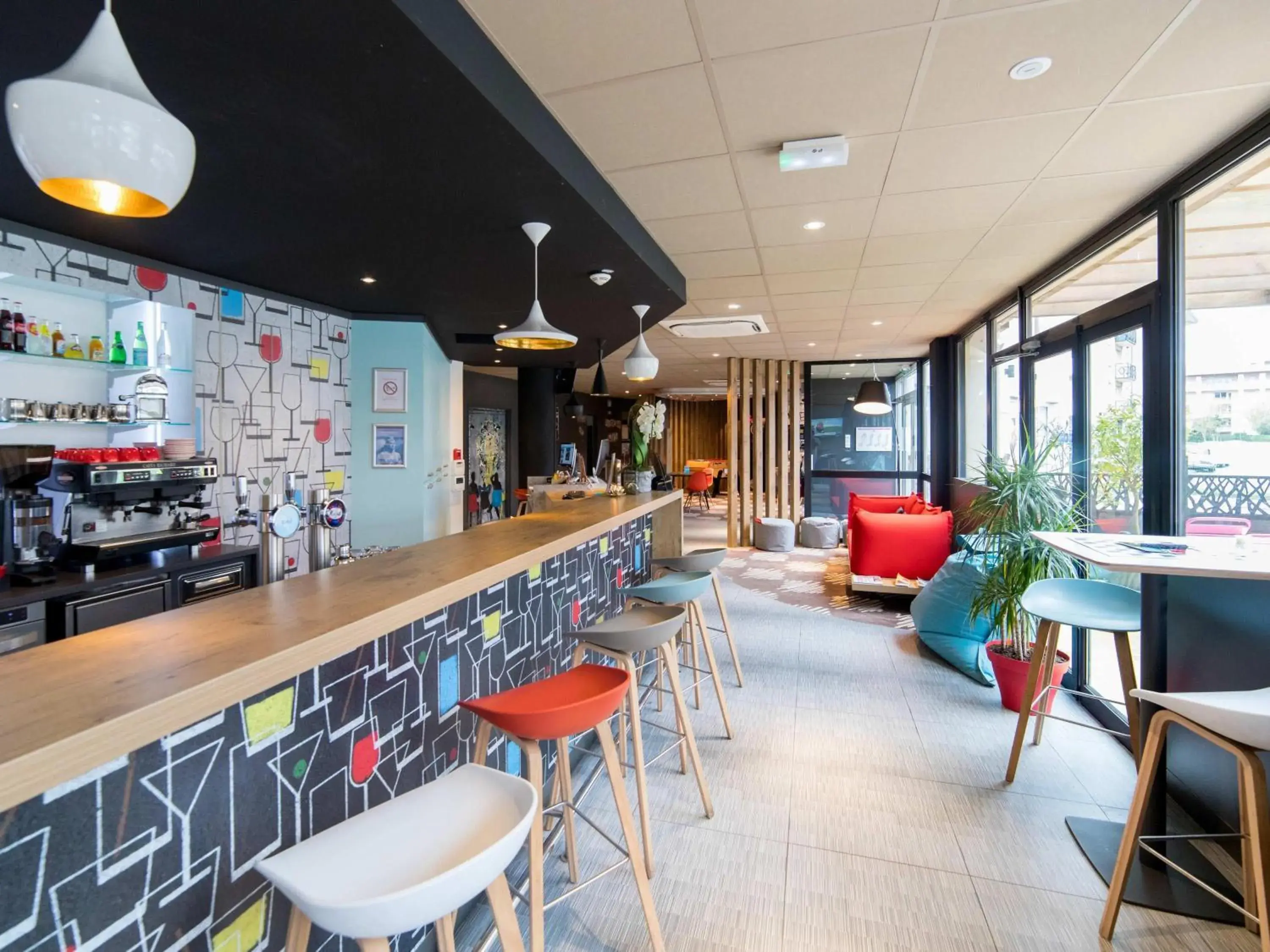 Lounge or bar in Ibis Toulouse Purpan Aeroport Lounge or bar in Ibis Toulouse Purpan Aeroport