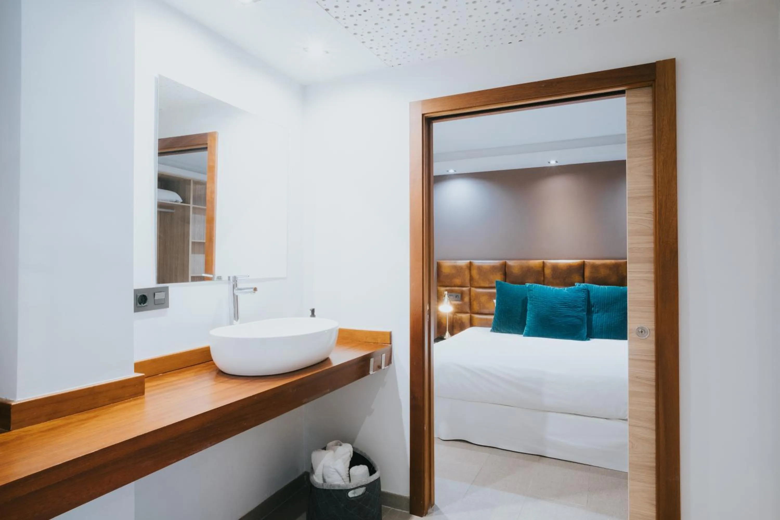 Bed in Poem Suites, Las Canteras