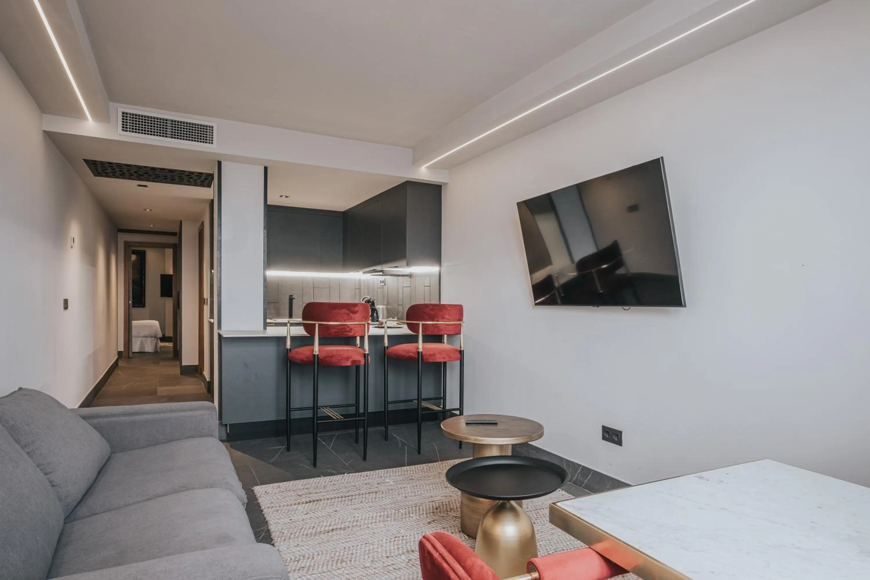 TV and multimedia in Poem Suites, Las Canteras