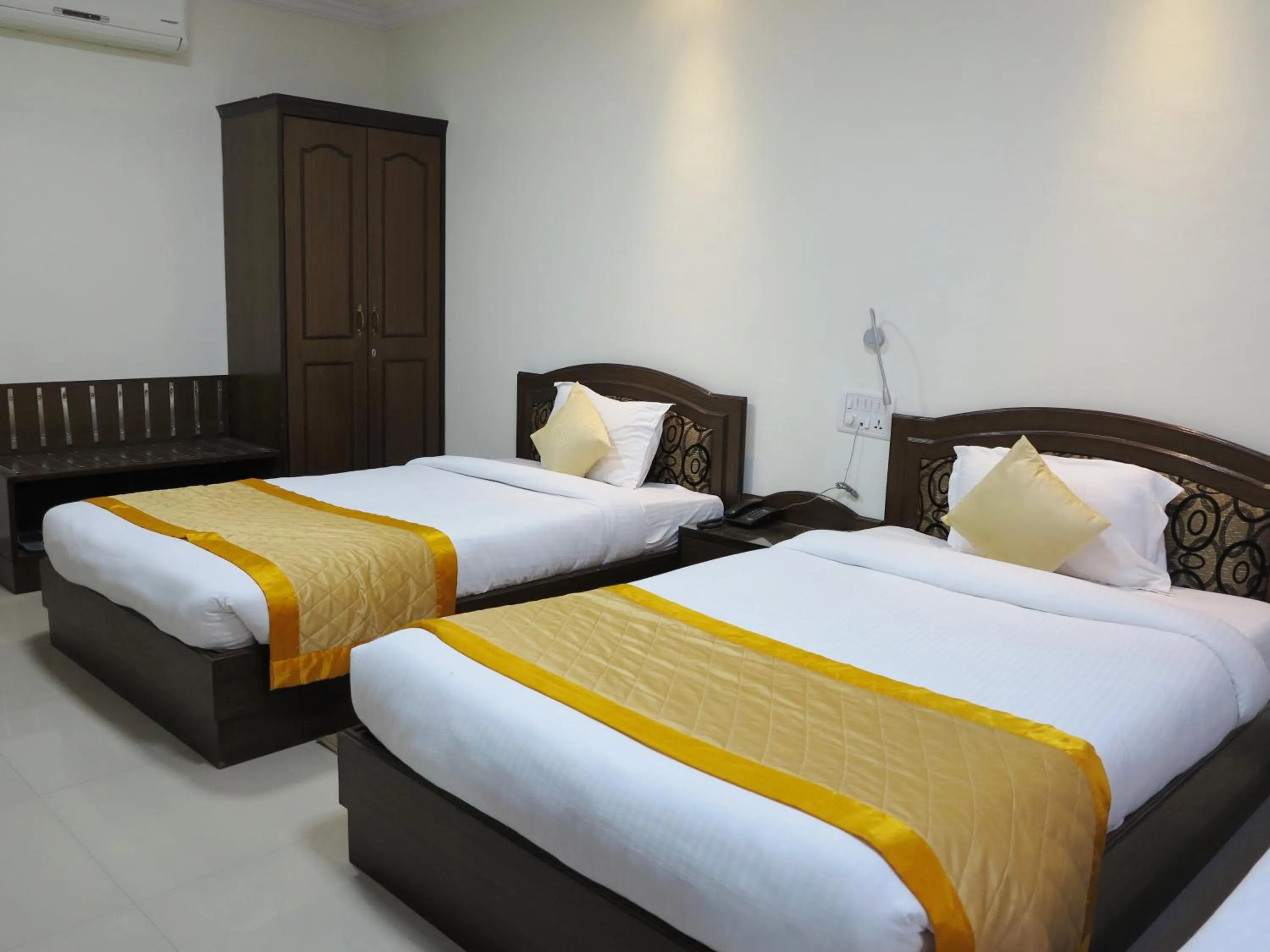 Bed in Bodhgaya Regency Hotel