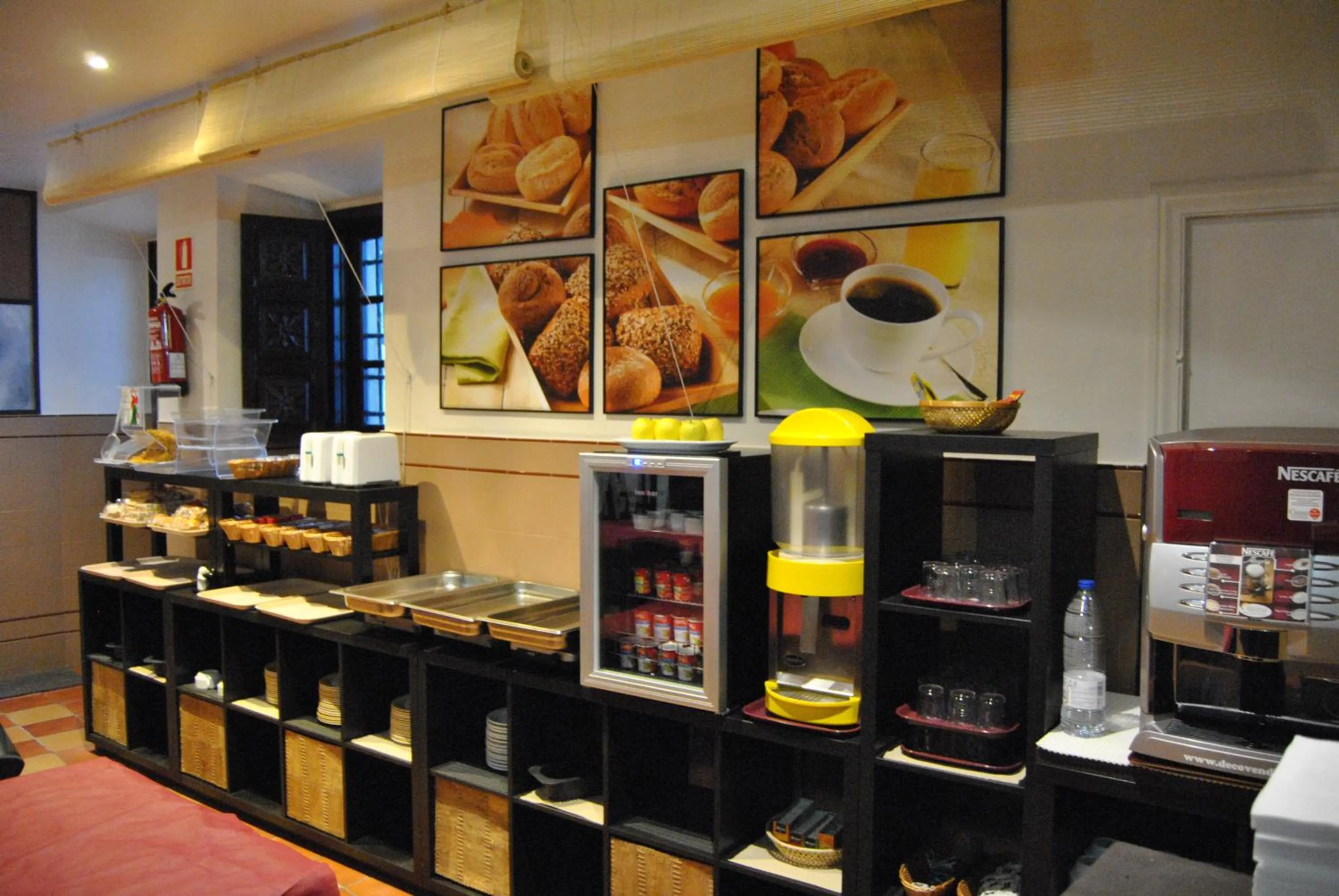 Restaurant/places to eat in Hotel Palacio de los Vallados