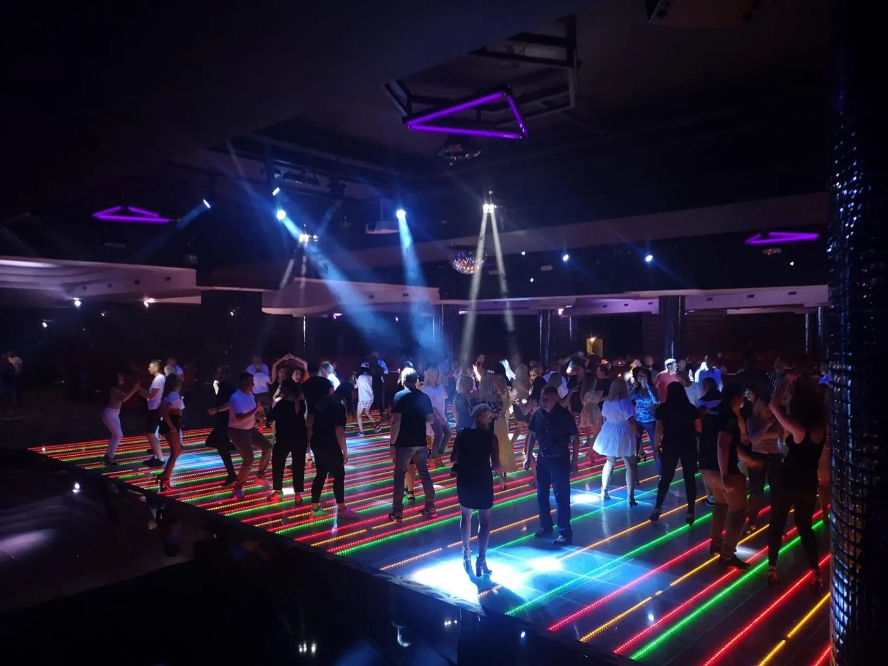 Nightclub / DJ in Hotel Gołębiewski Karpacz